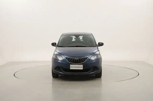Lancia Ypsilon view 8