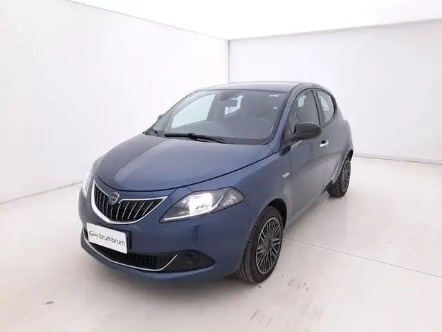 Lancia Ypsilon view 9