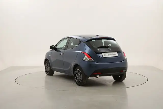 Lancia Ypsilon view 3