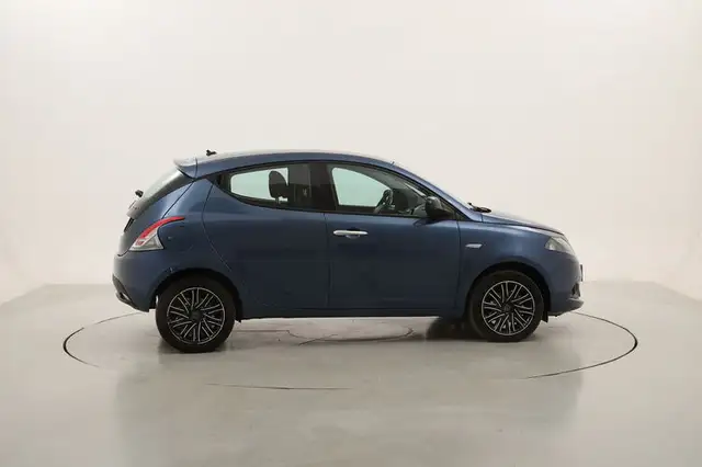Lancia Ypsilon view 6