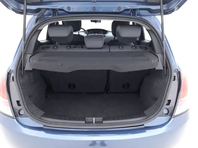 Lancia Ypsilon view 14