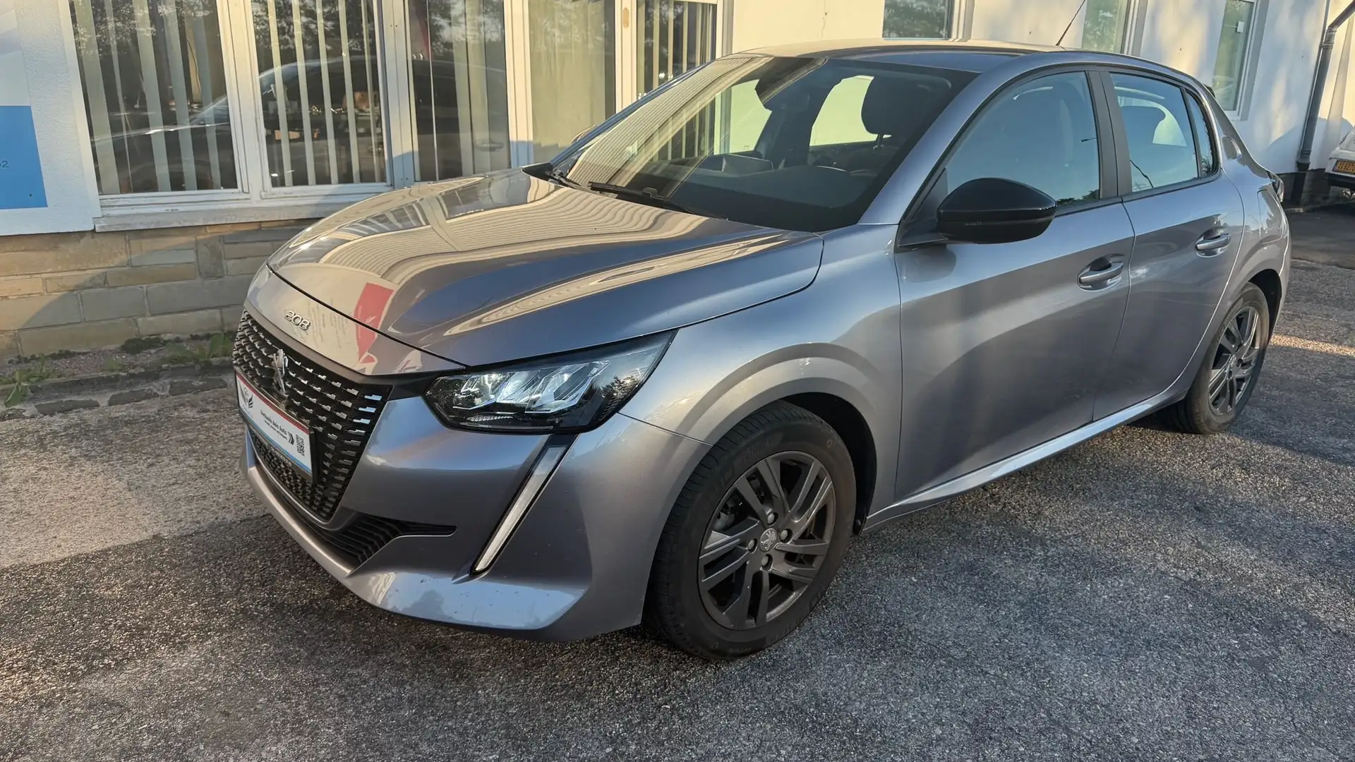 Peugeot 208 Active Pack Grau - 2
