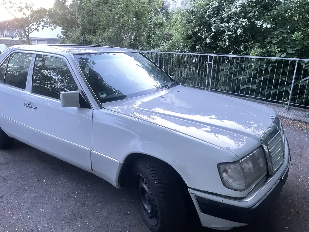 Mercedes-Benz E 200