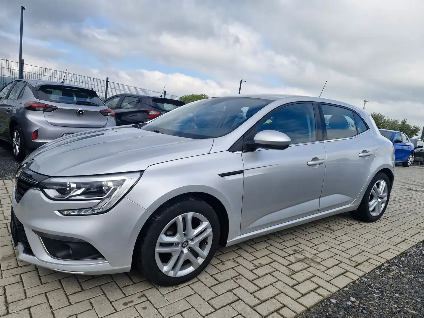 Renault Megane IV Lim. 5-trg. Experience Gris - 1