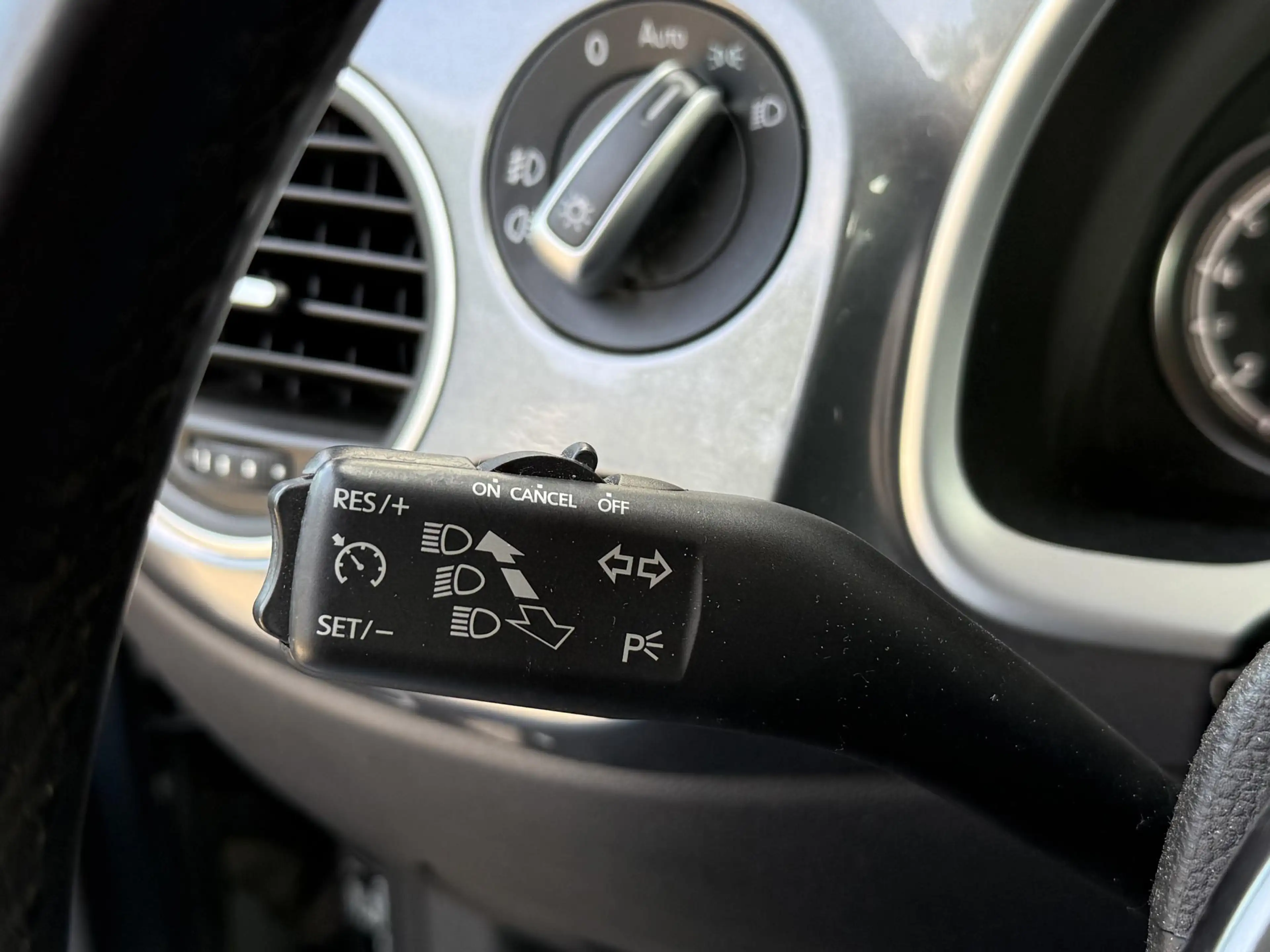 Volkswagen Beetle Cabriolet 1.4 TSI Dune FENDER-AUDIO|CRUISE|NAVI|PD — photo 12