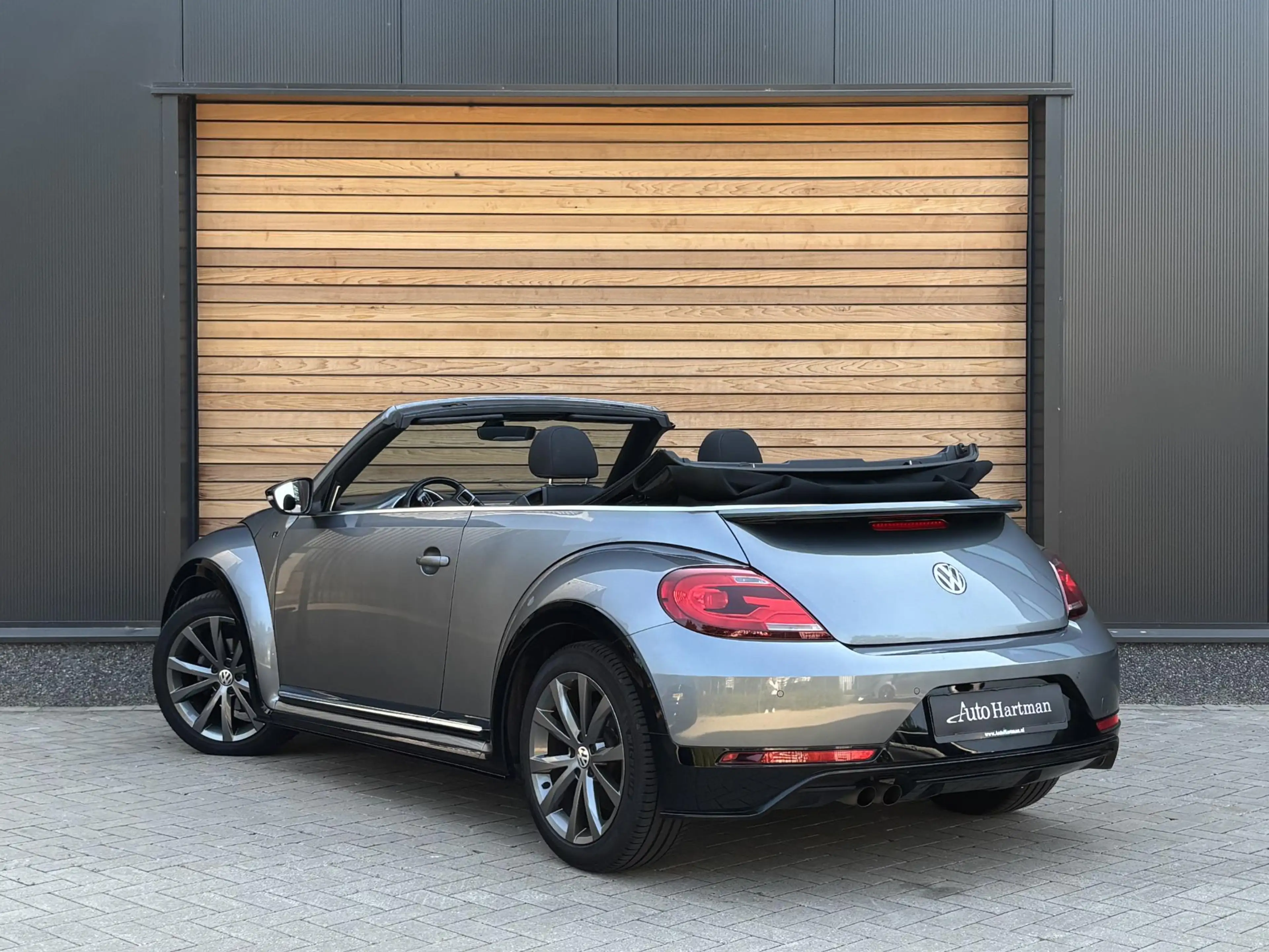 Volkswagen Beetle Cabriolet 1.4 TSI Dune FENDER-AUDIO|CRUISE|NAVI|PD — photo 3