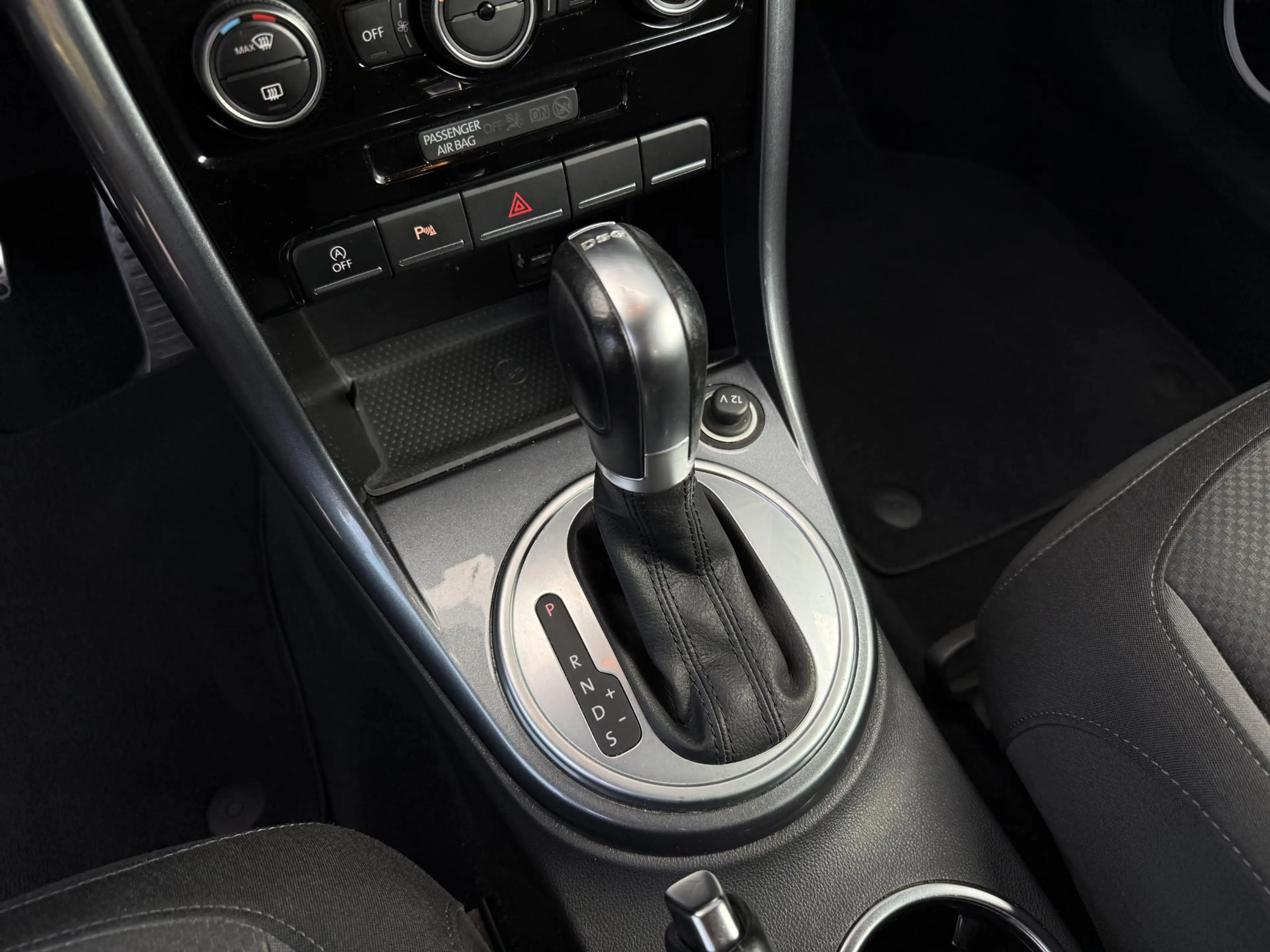 Volkswagen Beetle Cabriolet 1.4 TSI Dune FENDER-AUDIO|CRUISE|NAVI|PD — photo 8