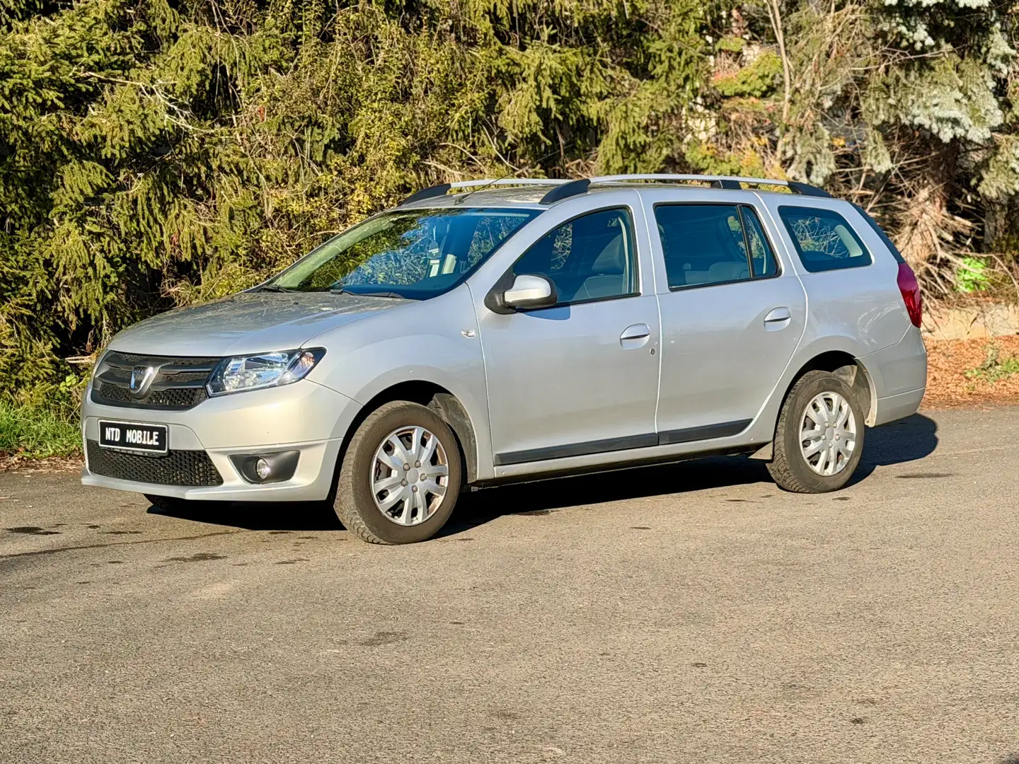 Dacia Logan 1.5 DCi Laureate MCV+TÜV NEU+2.HAND+KLIMA+ Silber - 1