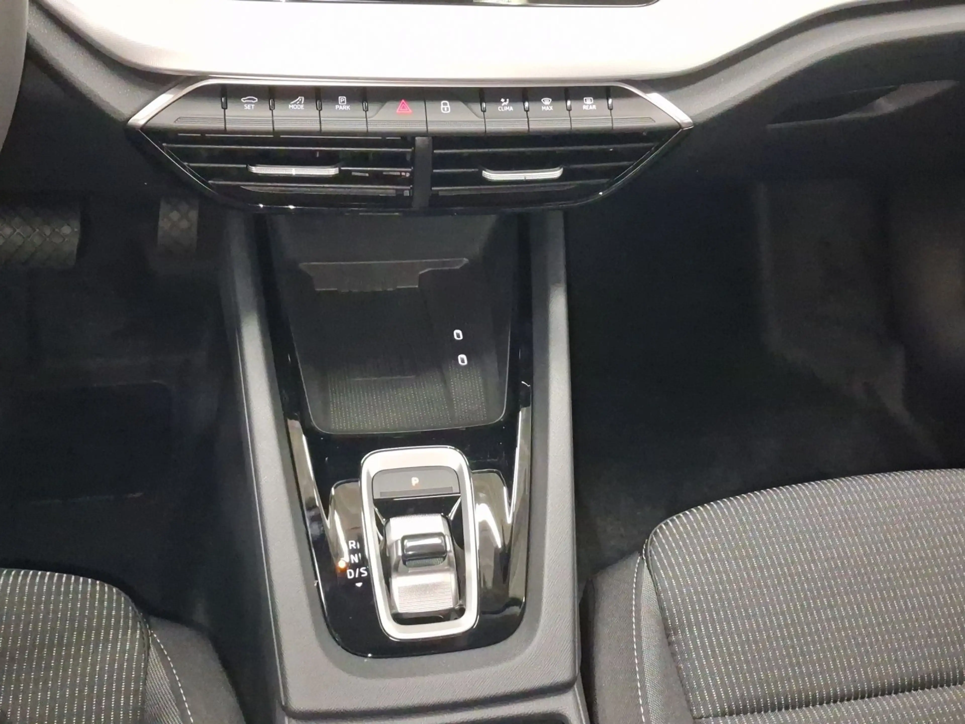 Skoda Octavia Combi 1.5 TSI Selection LED SITZH PDC+ L — photo 11