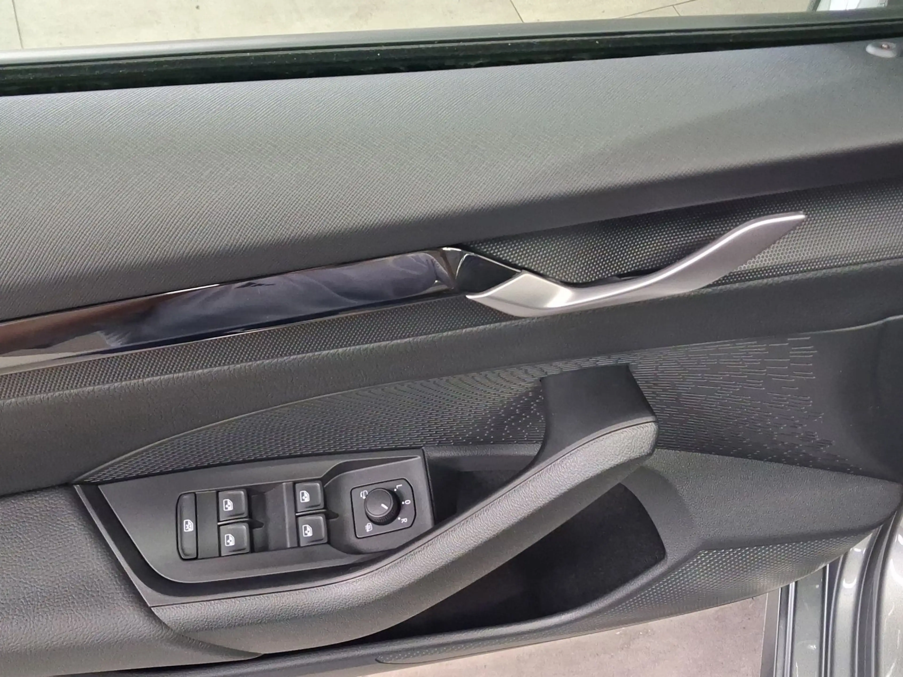 Skoda Octavia Combi 1.5 TSI Selection LED SITZH PDC+ L — photo 8