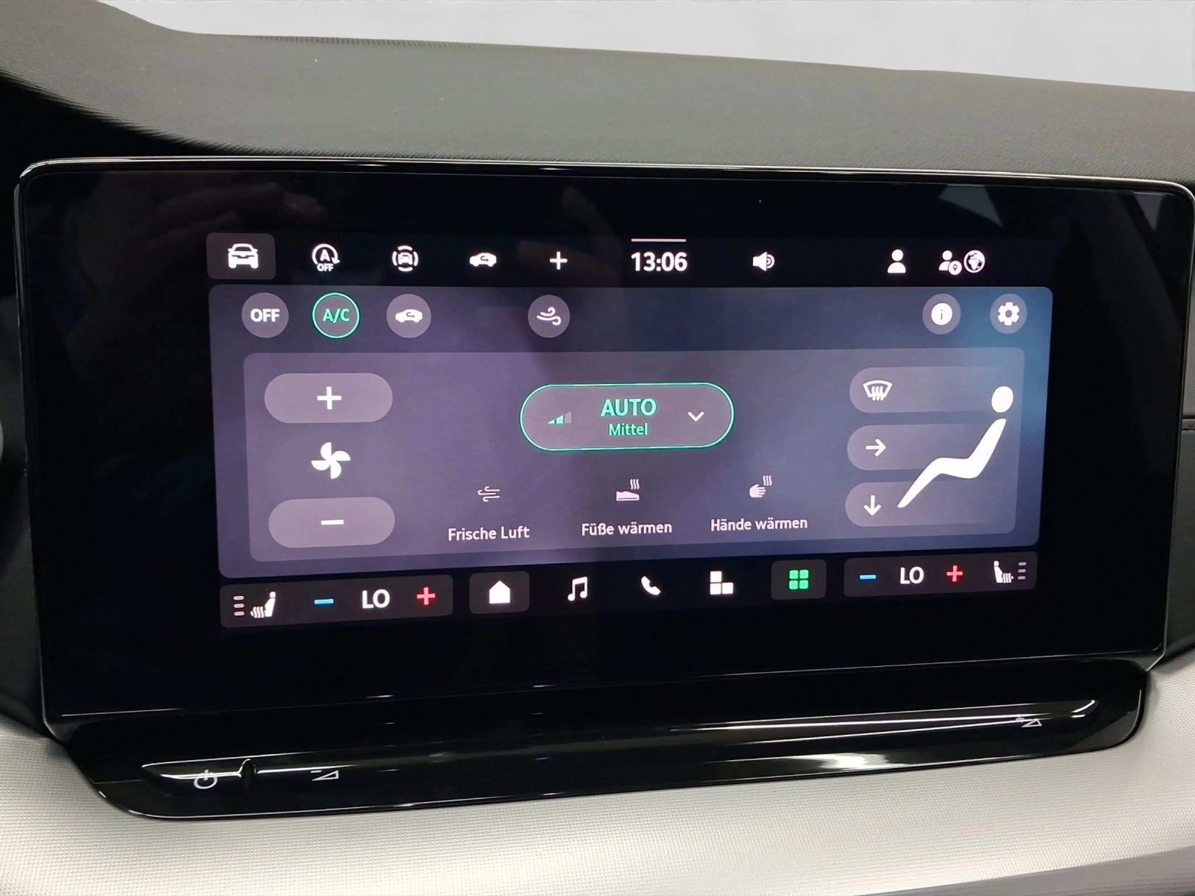 Skoda Octavia Combi 1.5 TSI Selection LED SITZH PDC+ L — photo 15