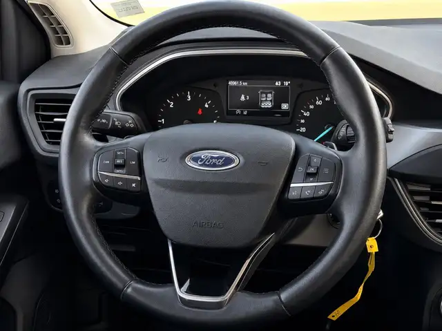 Ford Focus view 13