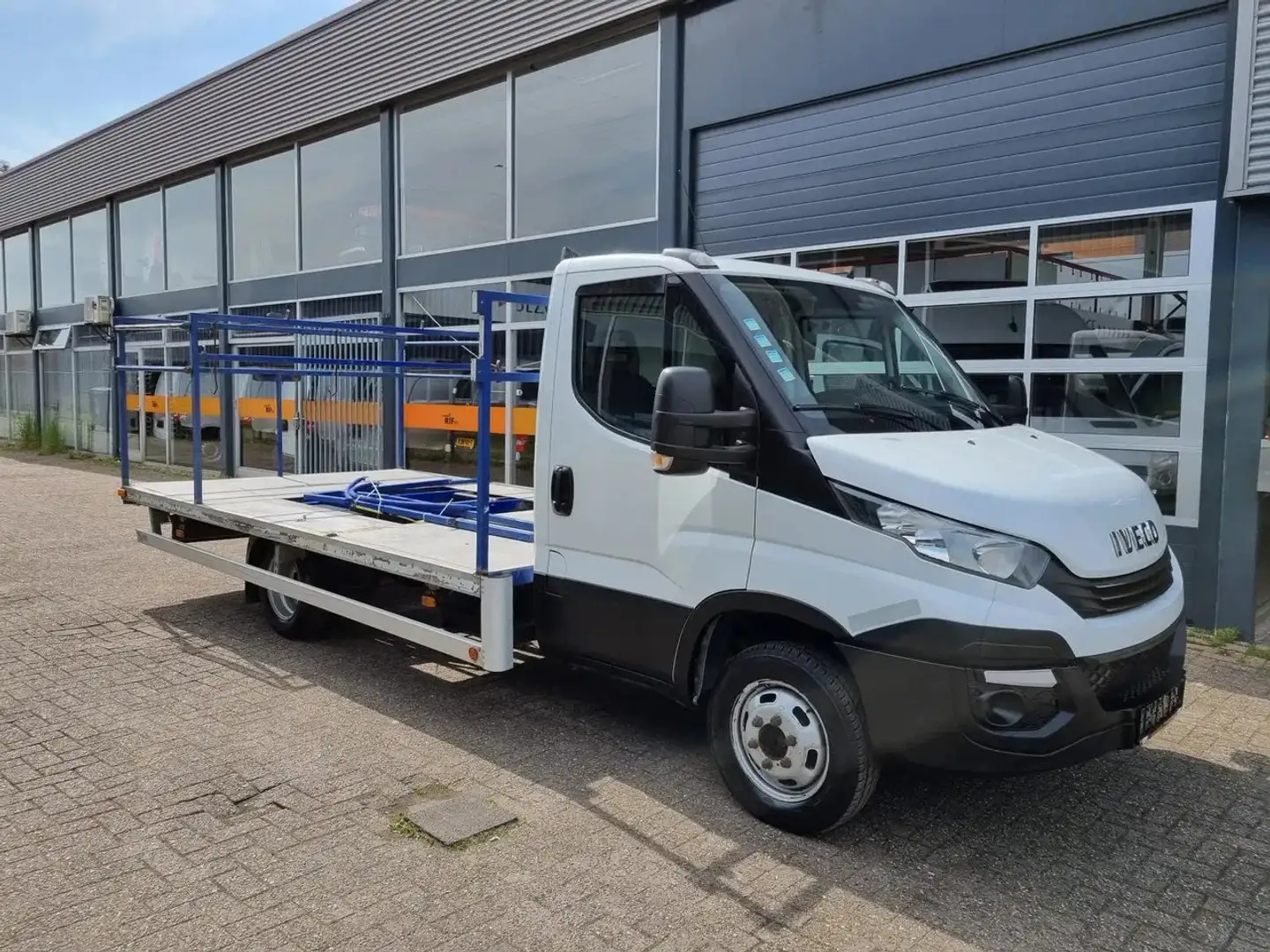 Iveco Daily 50C18 Plateau/ Airco/ PTO/ E6 Weiß - 1