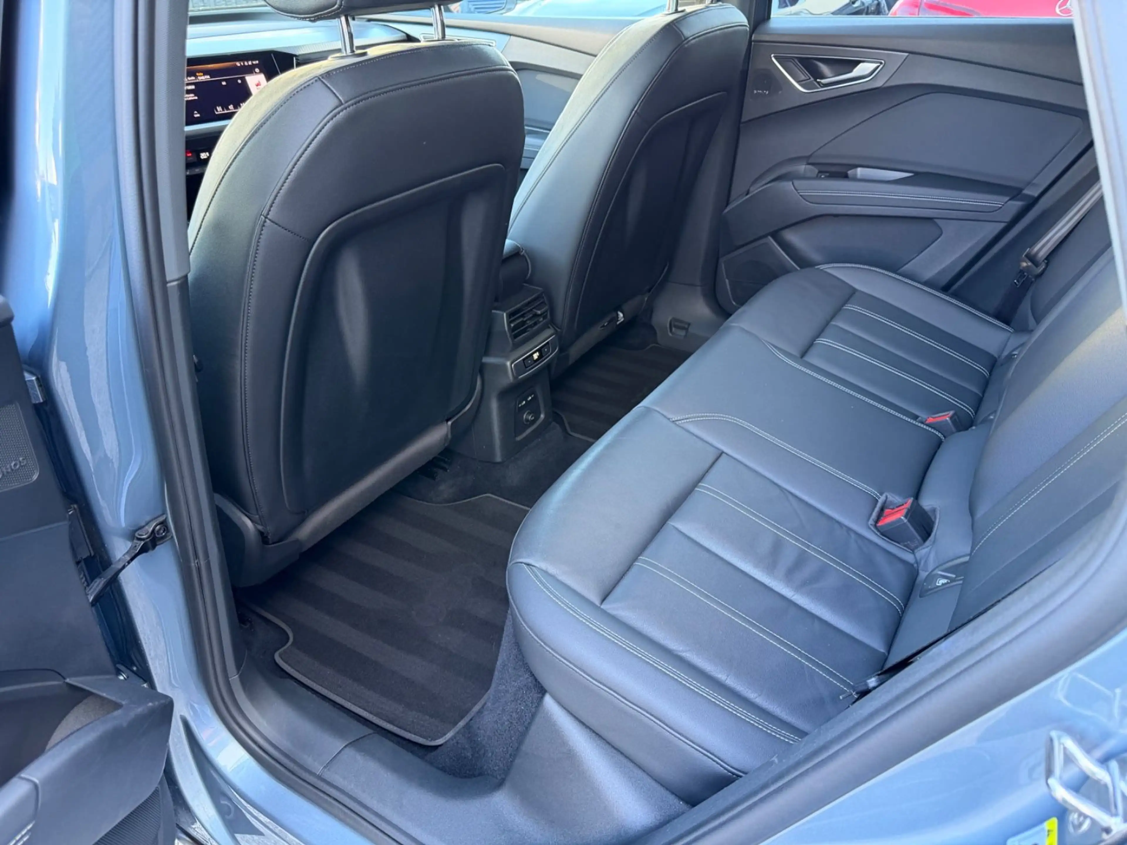 Audi Q4 e-tron Sportback 40 S-line/Leder/AHK/1 Hand — photo 13