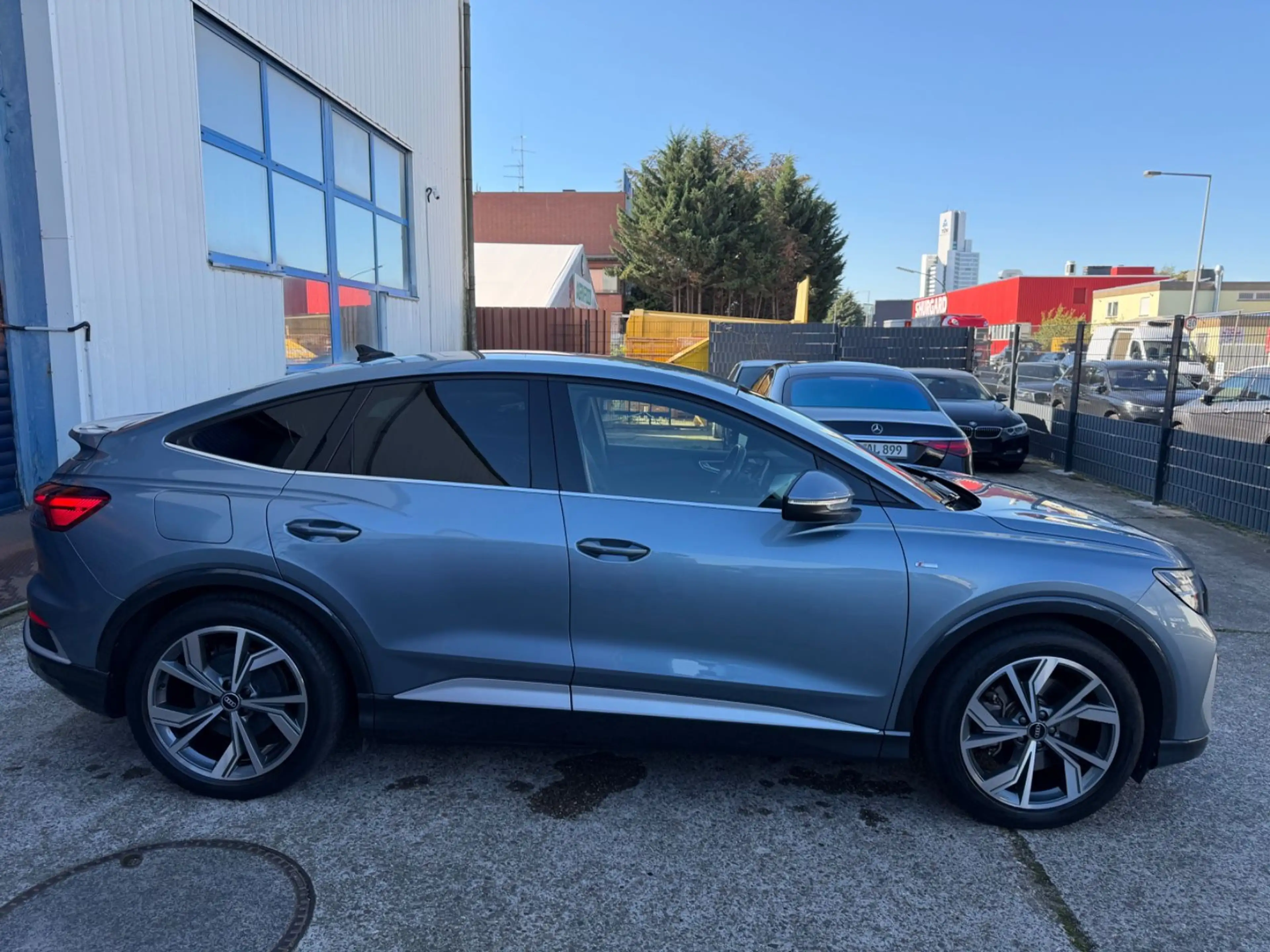 Audi Q4 e-tron Sportback 40 S-line/Leder/AHK/1 Hand — photo 4