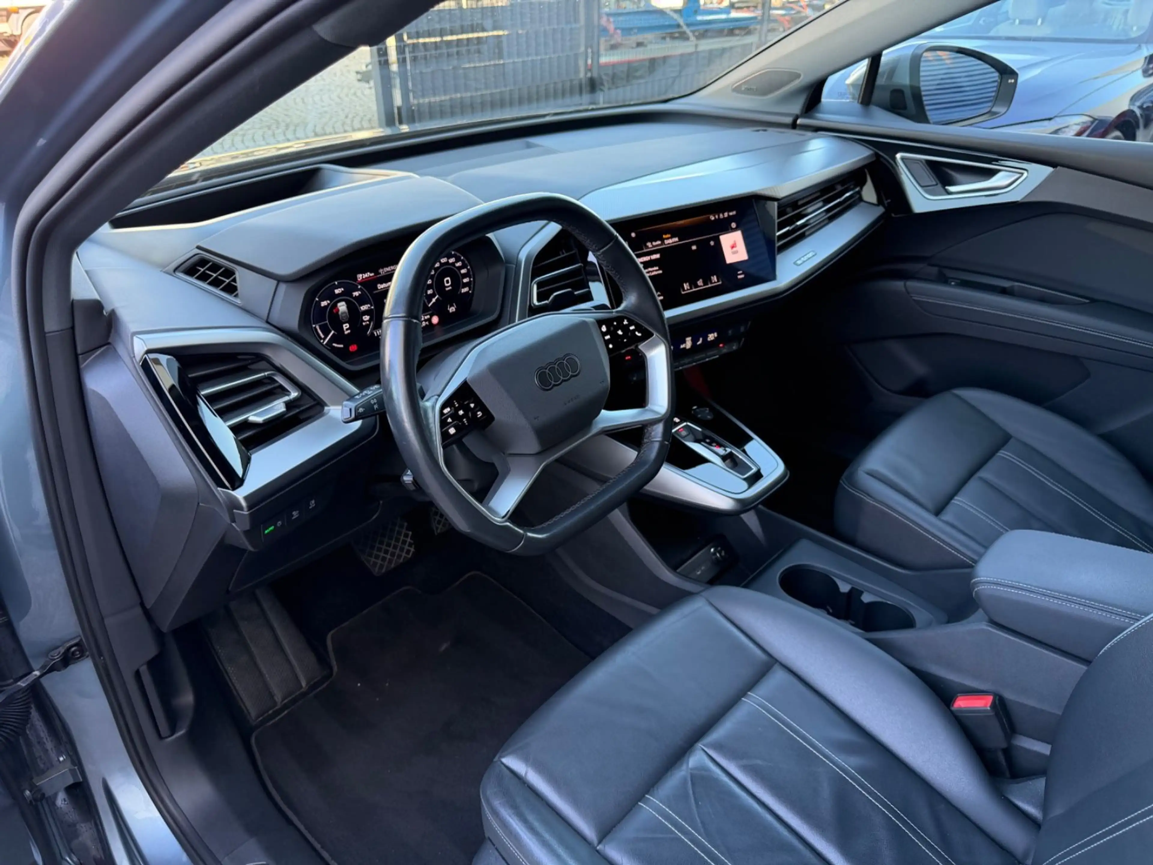 Audi Q4 e-tron Sportback 40 S-line/Leder/AHK/1 Hand — photo 10