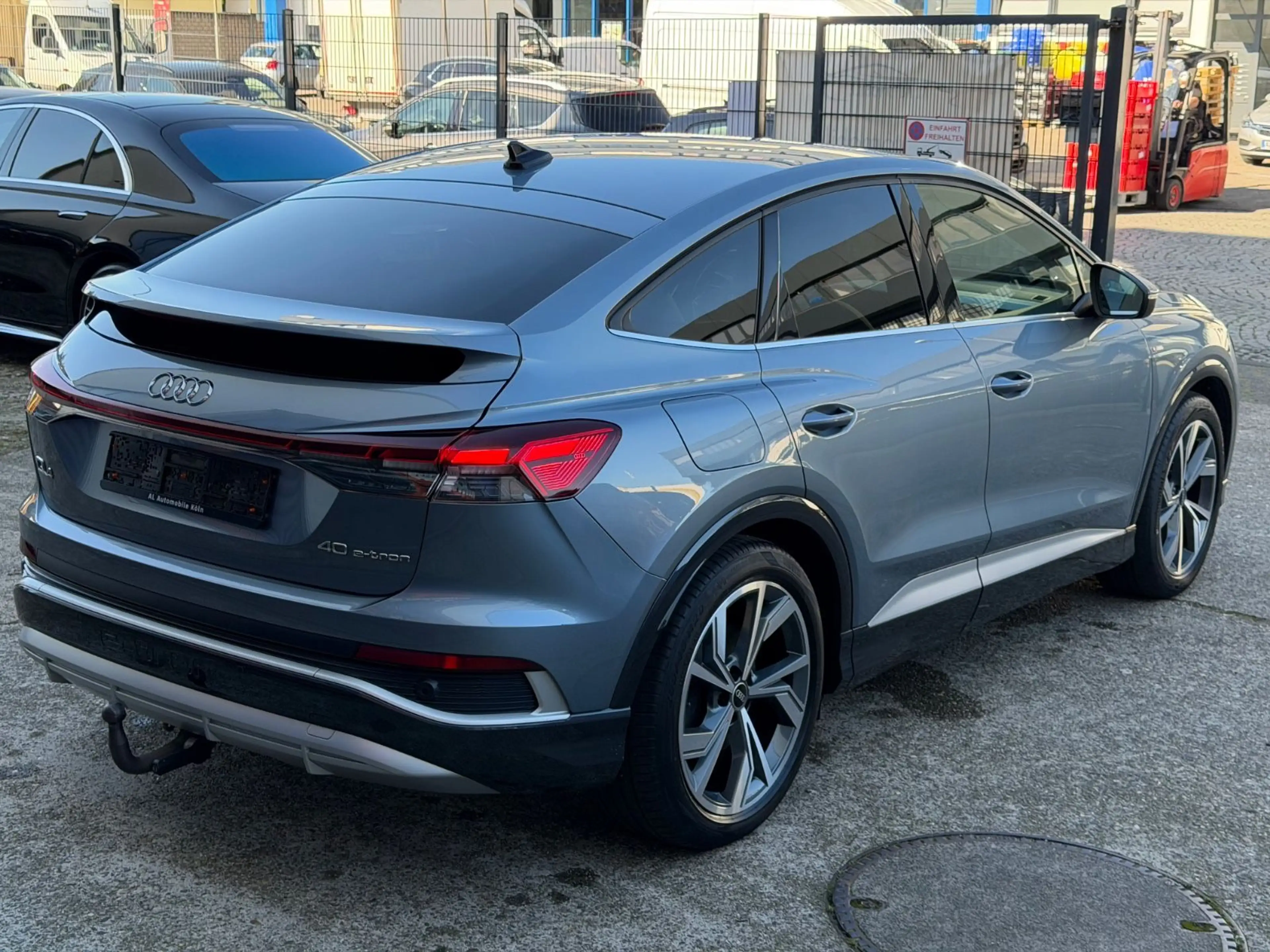 Audi Q4 e-tron Sportback 40 S-line/Leder/AHK/1 Hand — photo 5