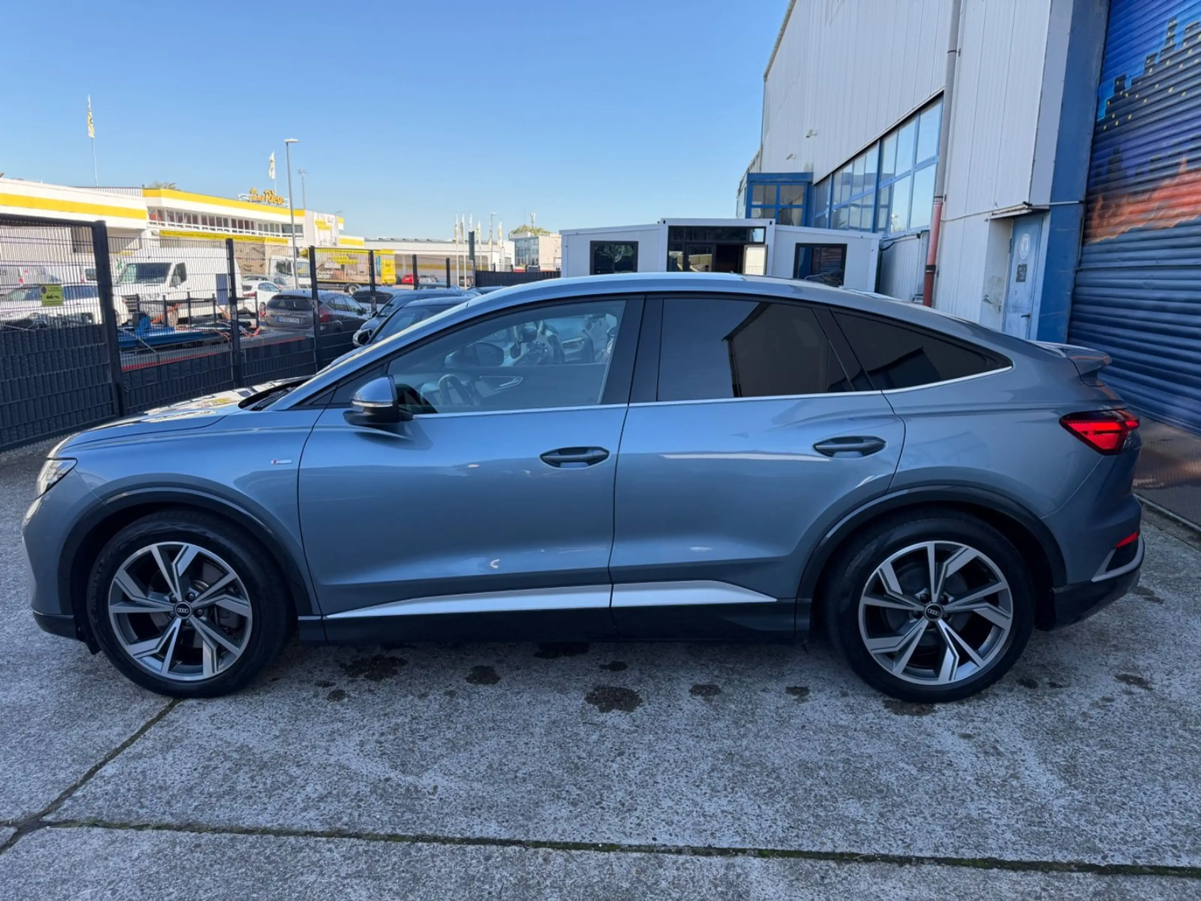 Audi Q4 e-tron Sportback 40 S-line/Leder/AHK/1 Hand — photo 8