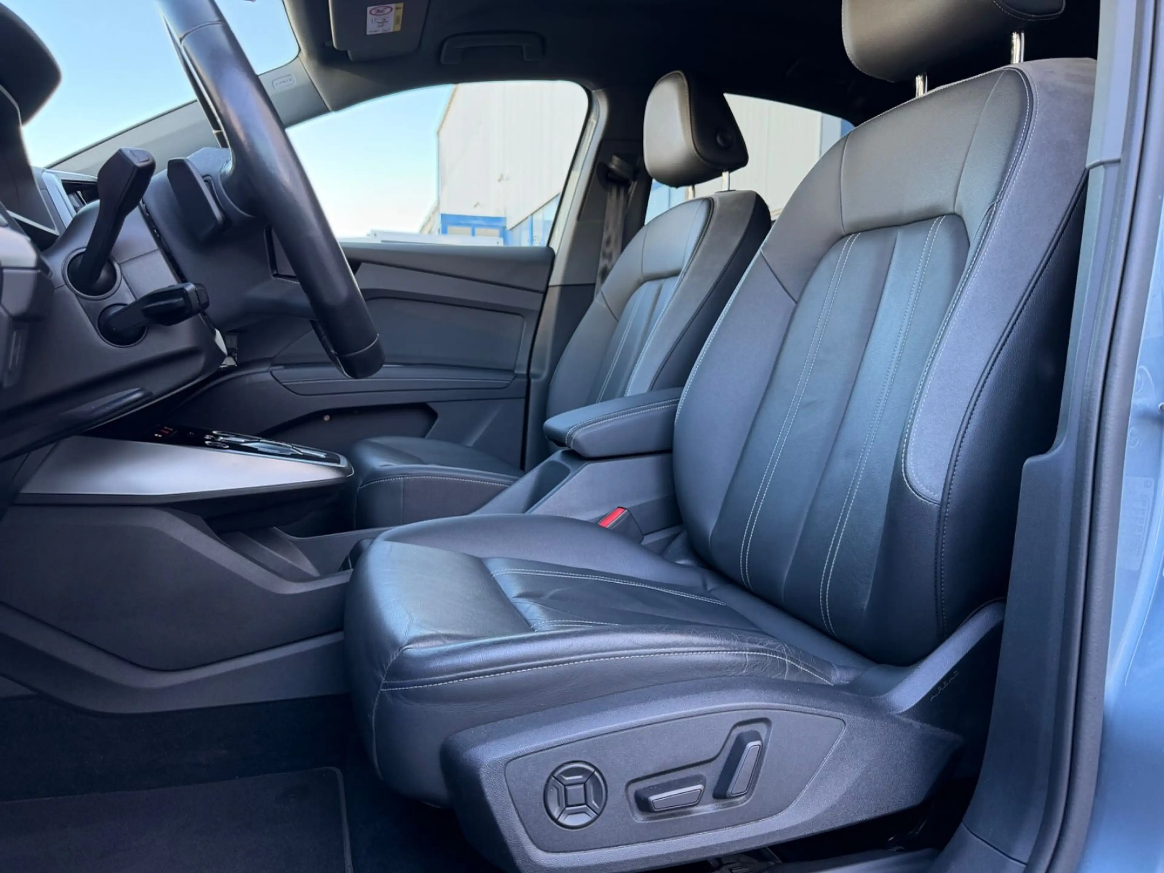 Audi Q4 e-tron Sportback 40 S-line/Leder/AHK/1 Hand — photo 12