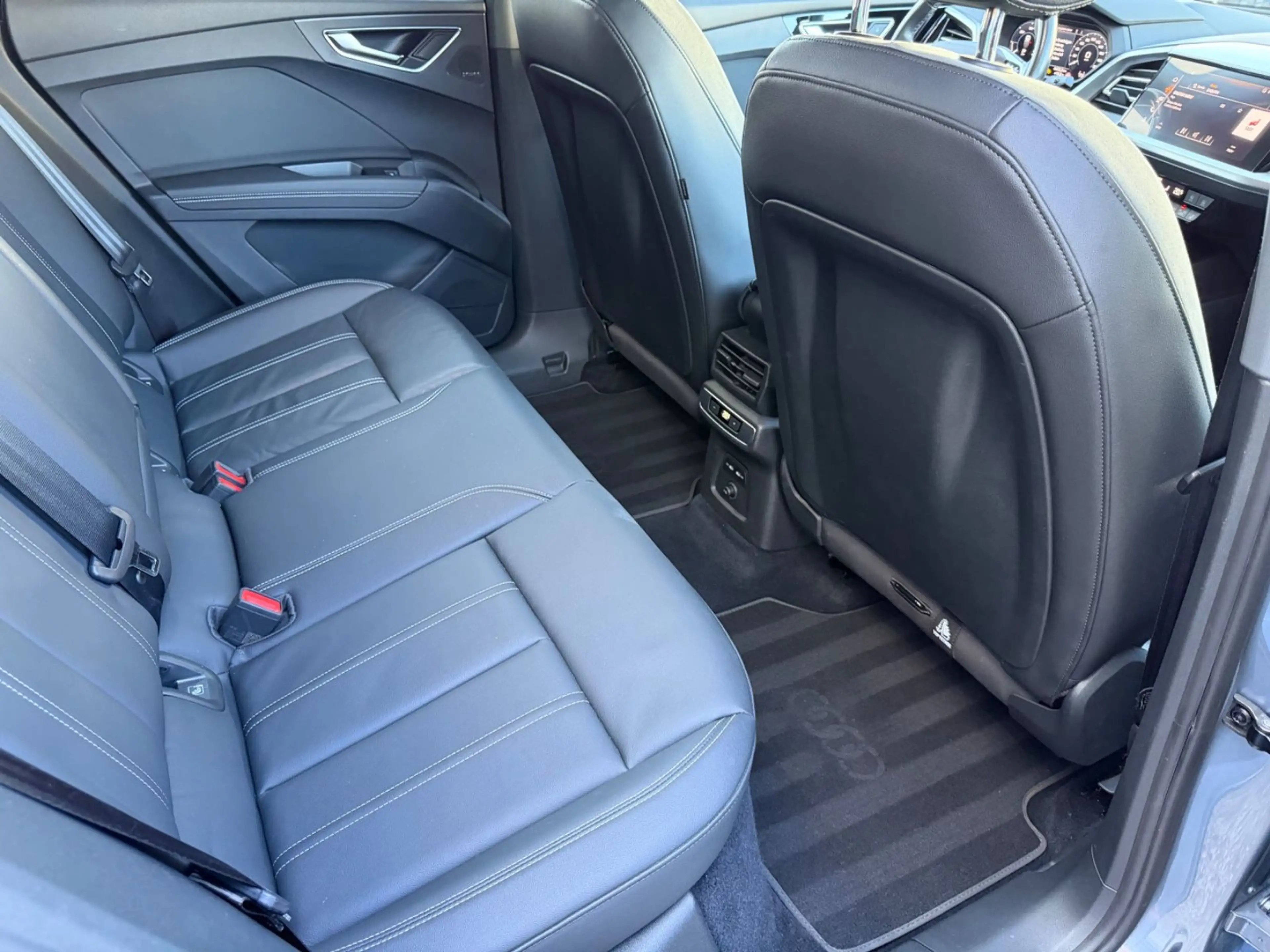 Audi Q4 e-tron Sportback 40 S-line/Leder/AHK/1 Hand — photo 15