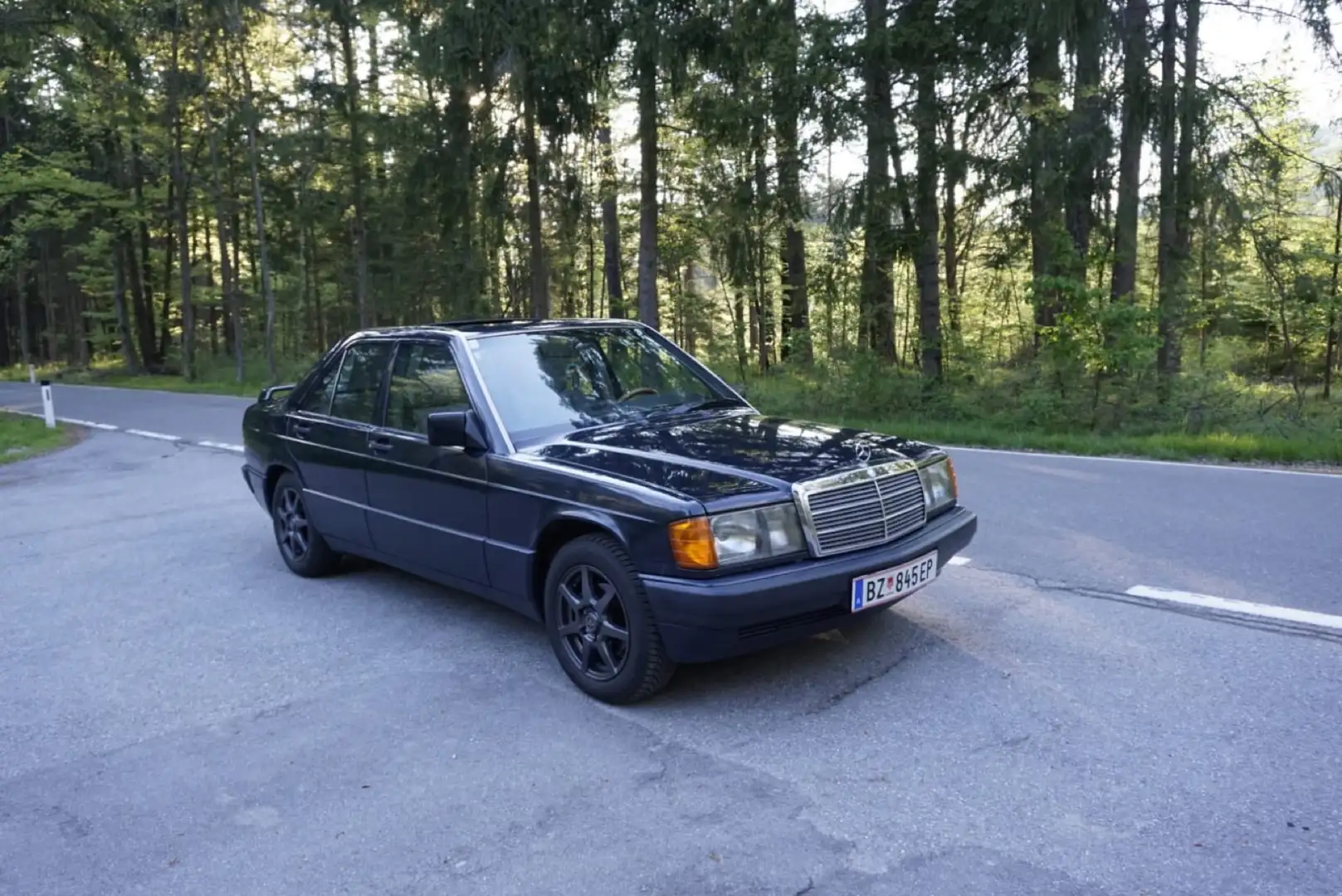 Mercedes-Benz 190 E 2,0 Blau - 1