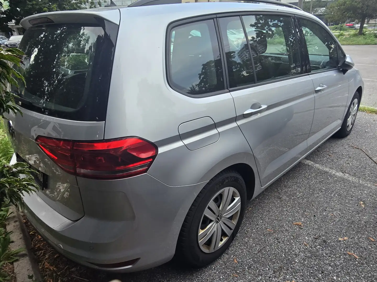 Volkswagen Touran Highline 2,0 TDI - 2