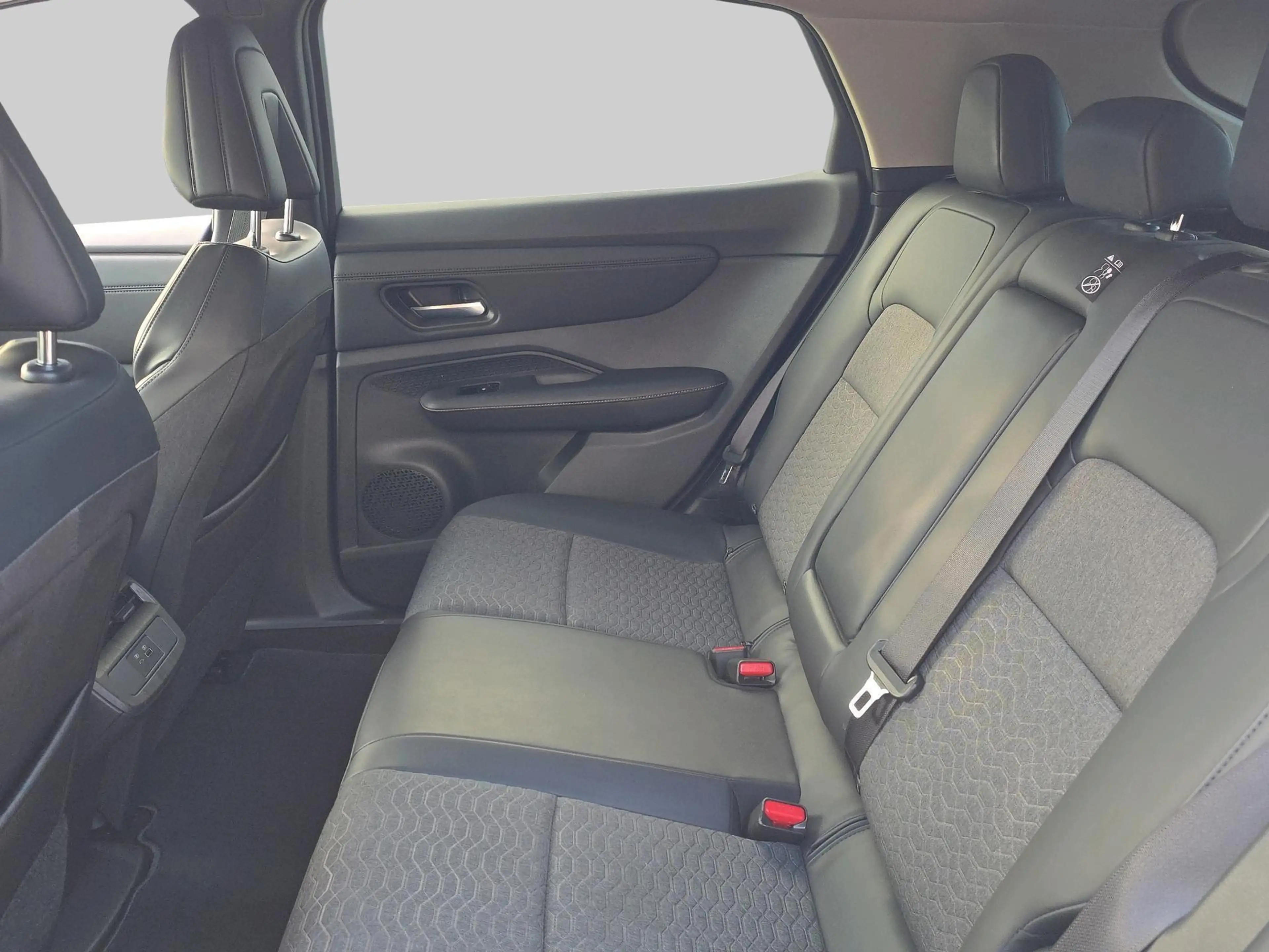 Nissan Ariya Evolve 66 kWh — photo 6