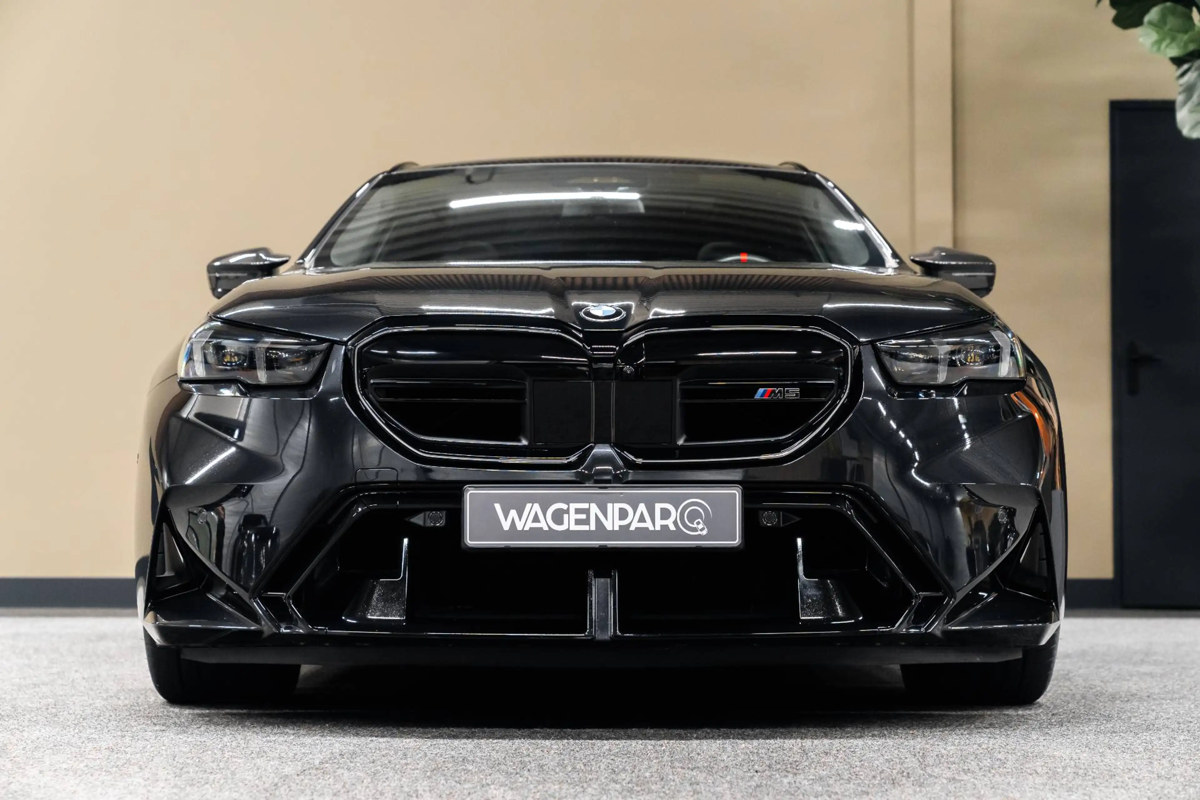 BMW M5 Touring CERAMIC.M-DRIVE PACK.T.HAAK. B&W AUDIO — photo 9