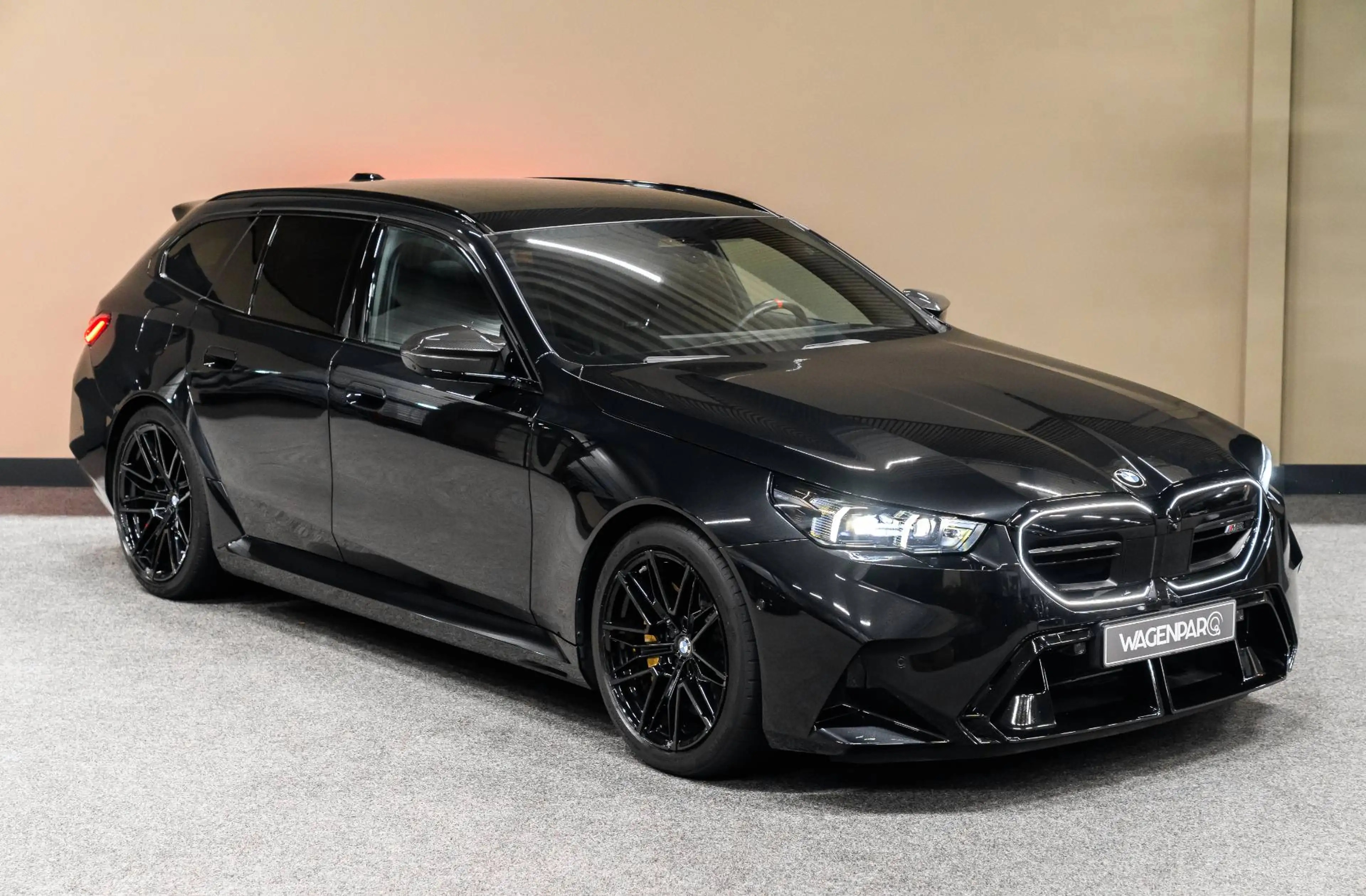 BMW M5 Touring CERAMIC.M-DRIVE PACK.T.HAAK. B&W AUDIO — photo 15