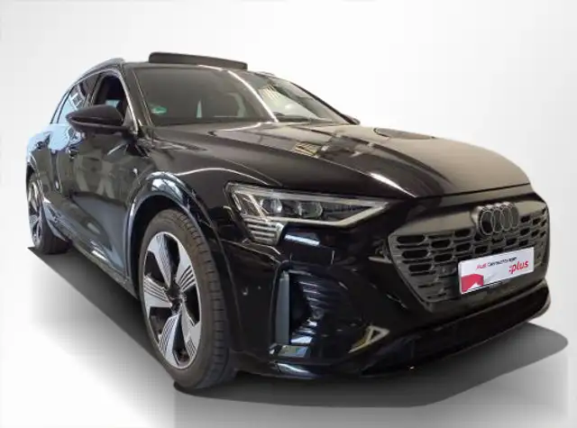 Audi Q8 E-Tron view 10