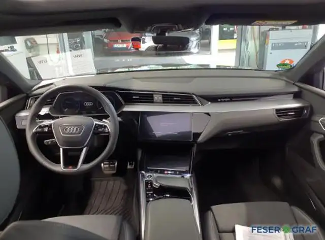 Audi Q8 E-Tron view 7