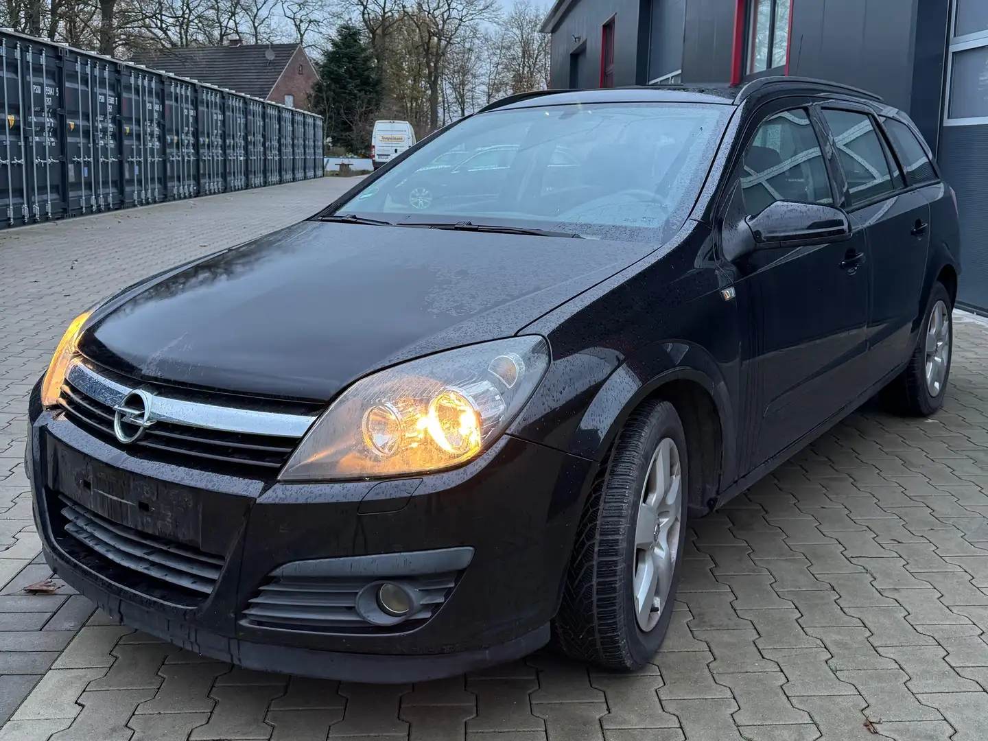 Opel Astra Edition Plus Noir - 1
