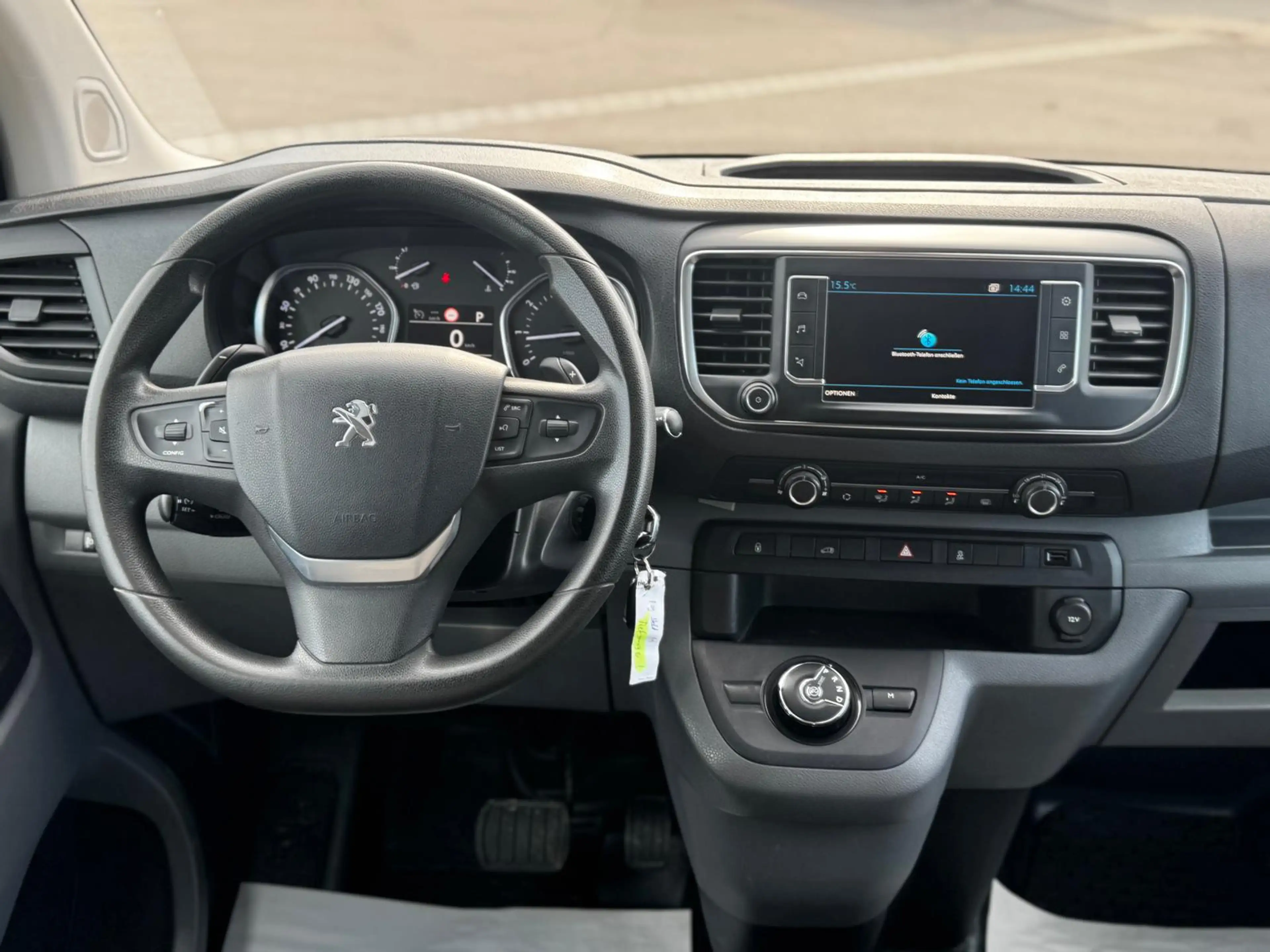 Peugeot Expert 2.0 Blue-HDI FAP Premium L2 — photo 9