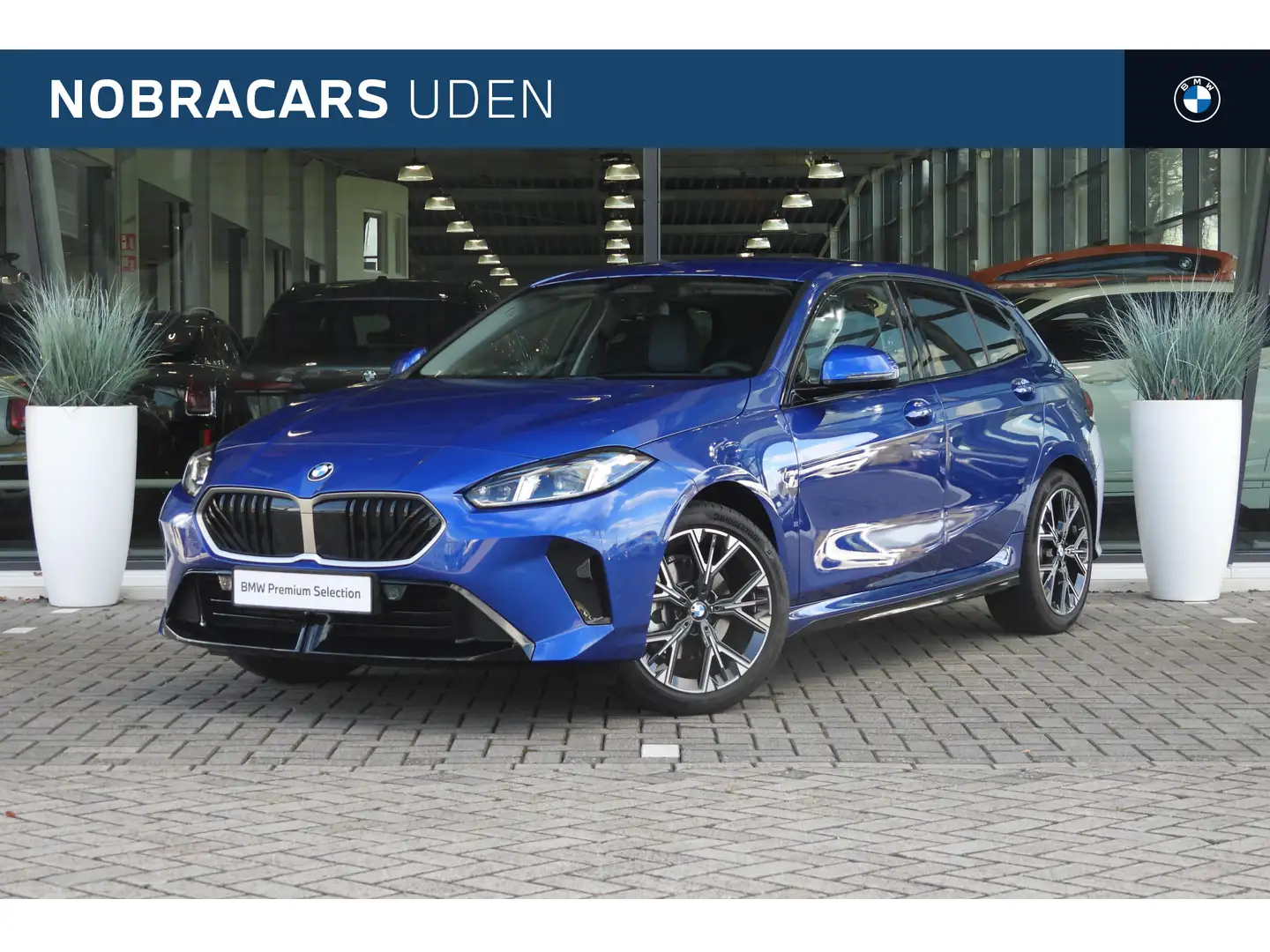 BMW 120 1 Serie M Sport Automaat / Sportstoelen / Adaptiev Blauw - 1