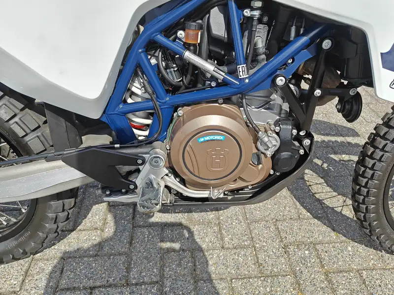 Husqvarna 701 Enduro - foto 6