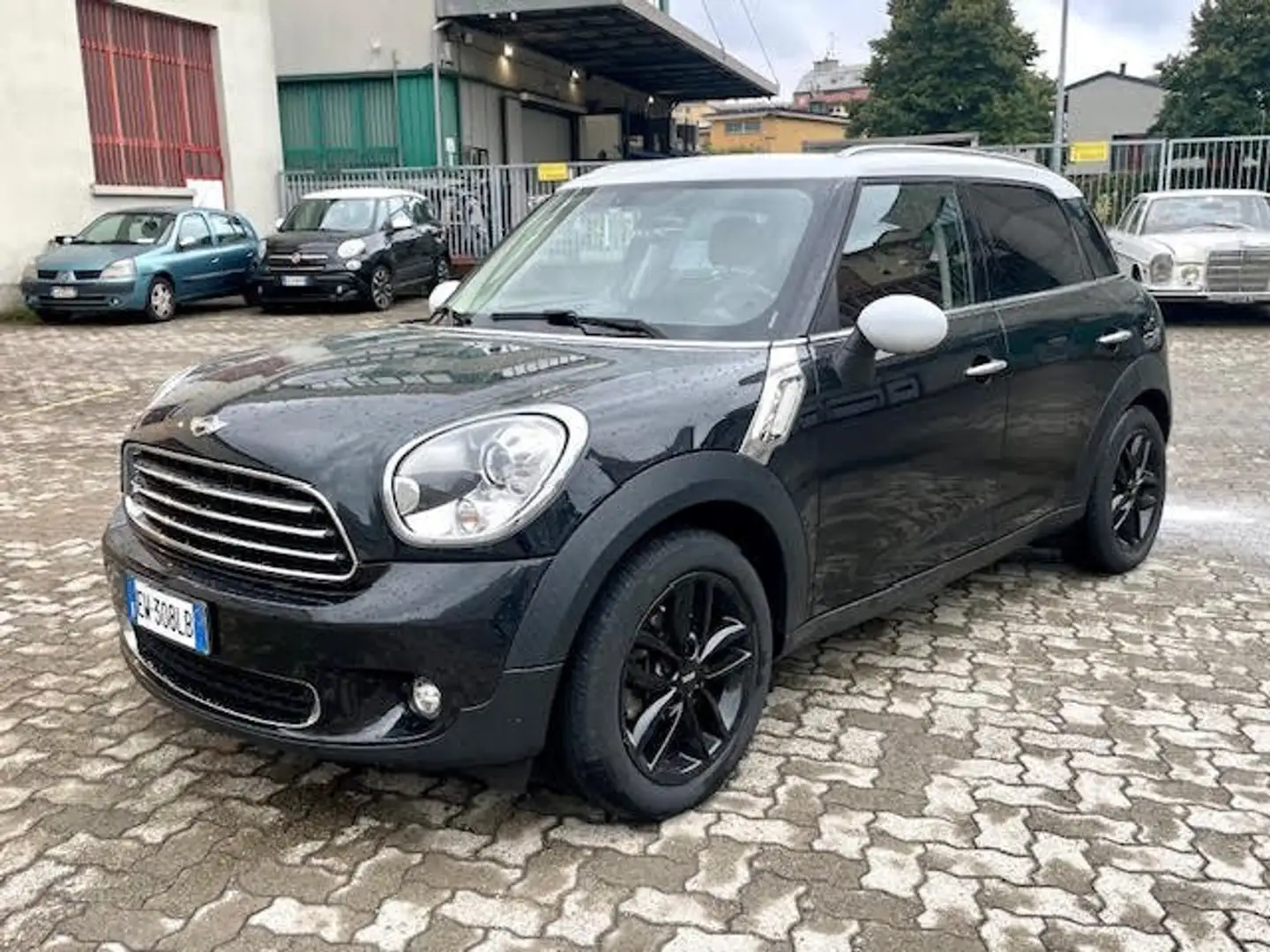 MINI Cooper D Countryman Mini Countryman 2.0d Automatica Pelle Garanzia Schwarz - 1