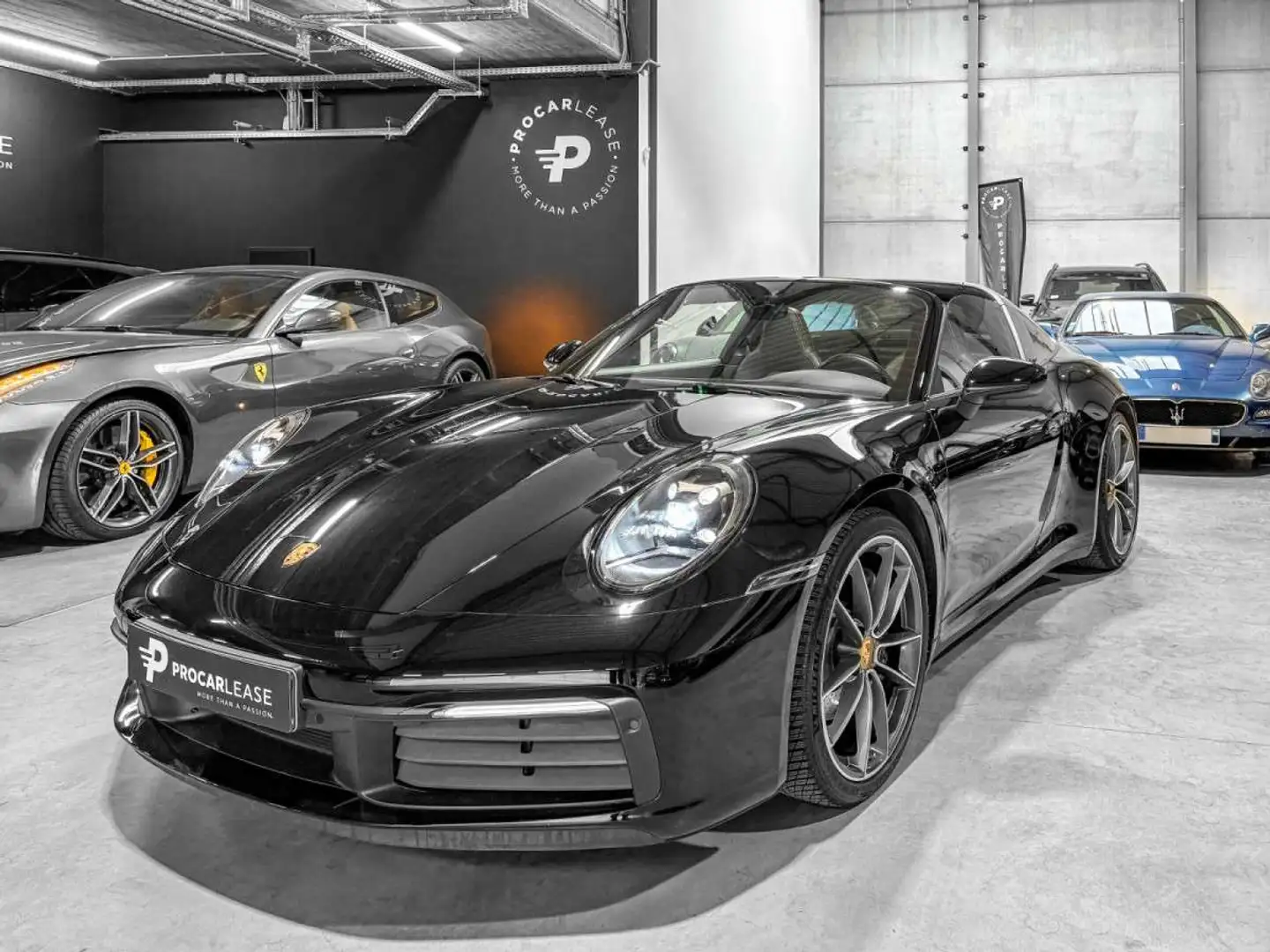 Porsche 992 911 TARGA 4/ PASM/ PCM/ APPLE CARPLAY/ ECHAPEMMENT Noir - 1