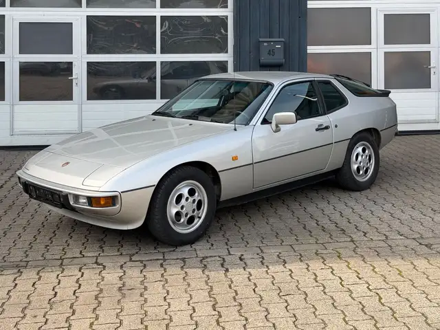 Porsche 924 S/Teileder/Schiebedach/Alu/30000km
