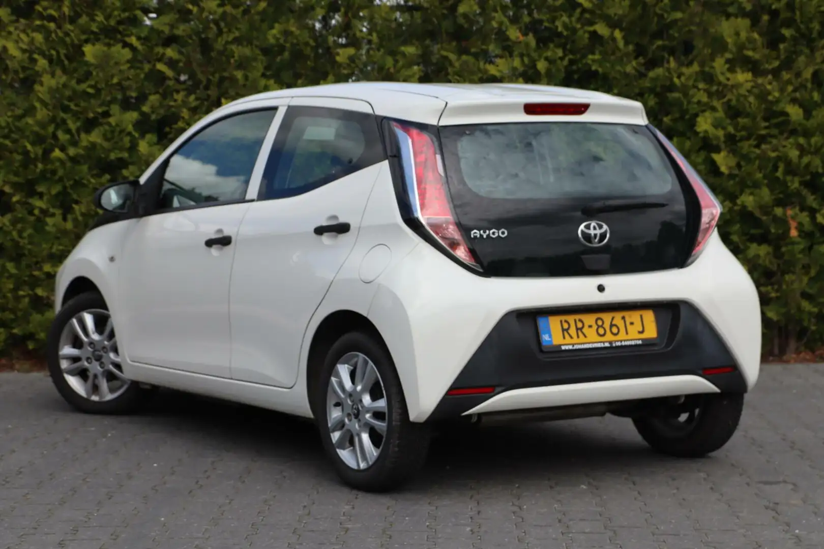 Toyota Aygo 1.0 VVT-i x-fun 5DRS Airco|Cruise|LED|ELEKTR. PAKK Wit - 2
