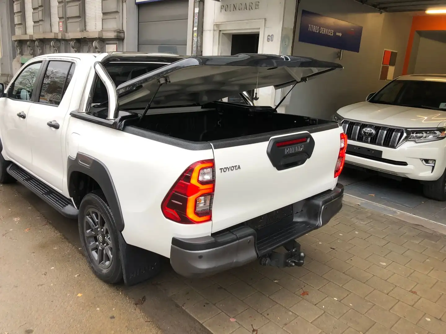 Toyota Hilux Invincible 2.8 Wit - 2