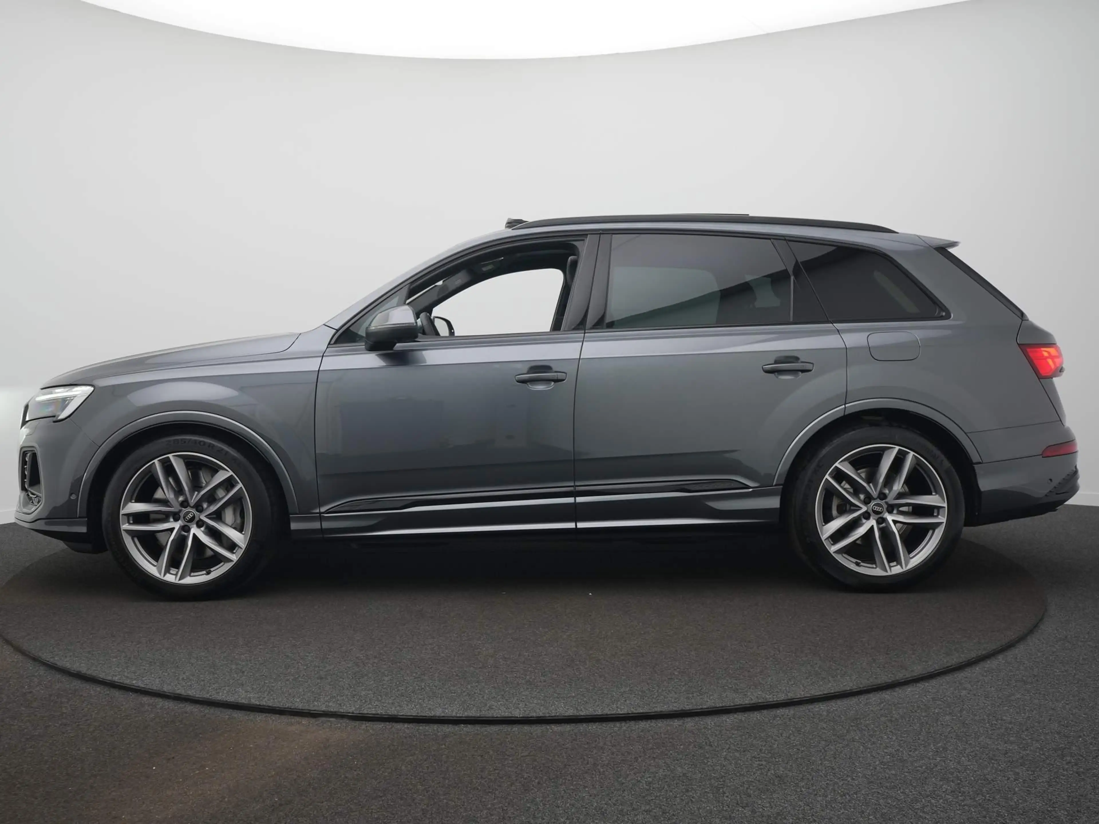 Audi Q7 55 TFSI e quattro Pro Line Advanced | Panodak | 36 — photo 9
