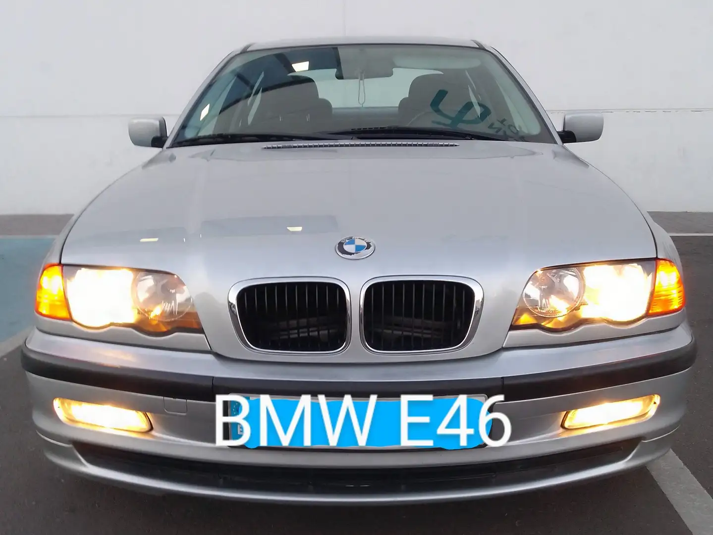 BMW 318 318i Plateado - 1
