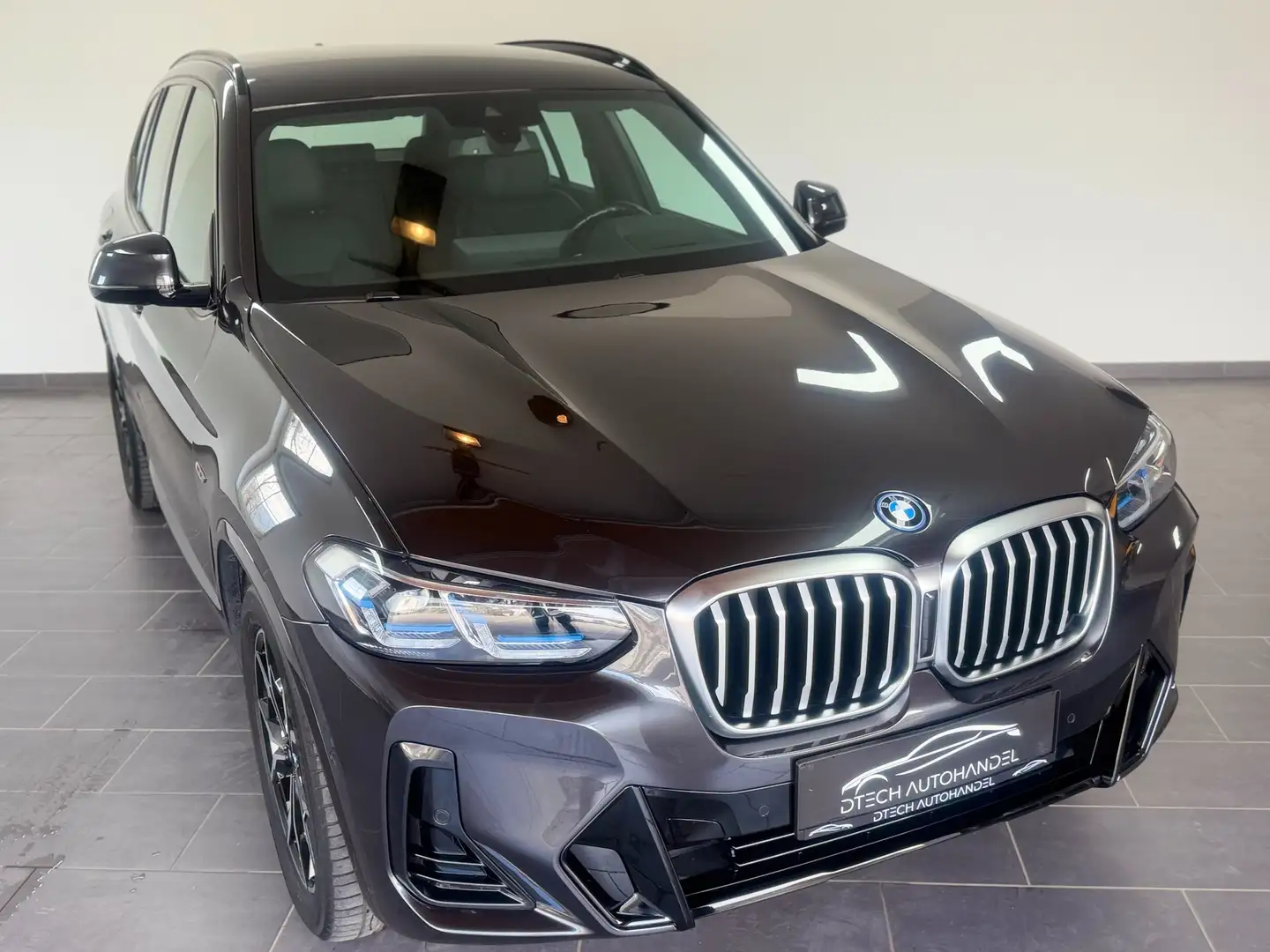 BMW X3 xDrive 30 e MSport/LASER/AHK/HEADUP/KEYLESS Grau - 2