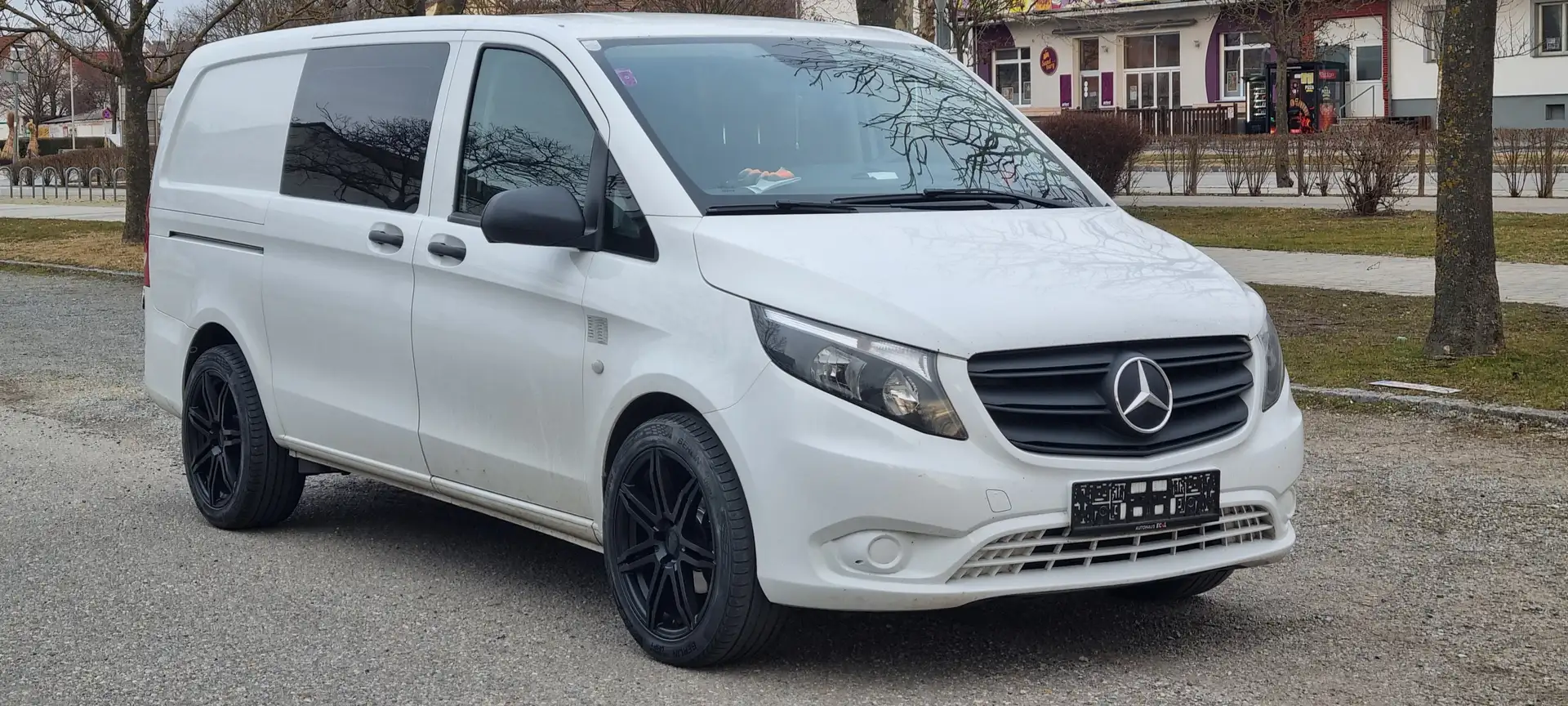 Mercedes-Benz Vito Vito Tourer Family 110 CDI extralang Tourer Family Weiß - 1