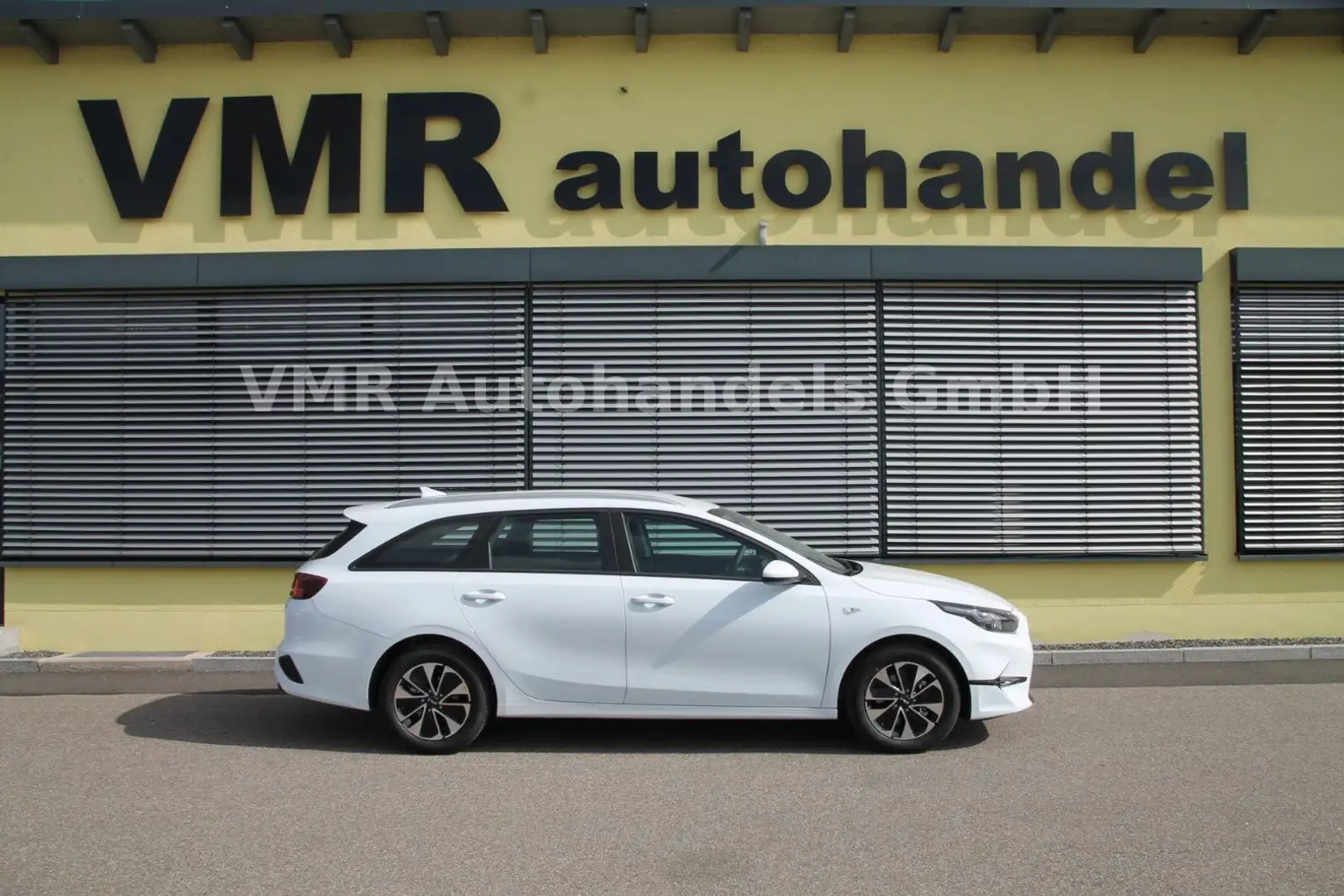 Kia Ceed SW / cee'd SW 1.5 T-GDi Automatik *Navi*APP* Blanc - 1