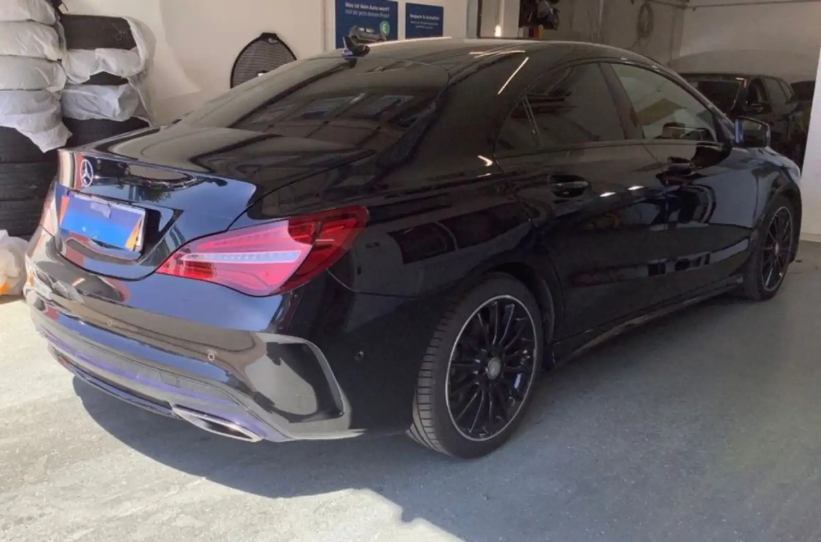 Mercedes-Benz CLA 200 AMG Line Negro - 2
