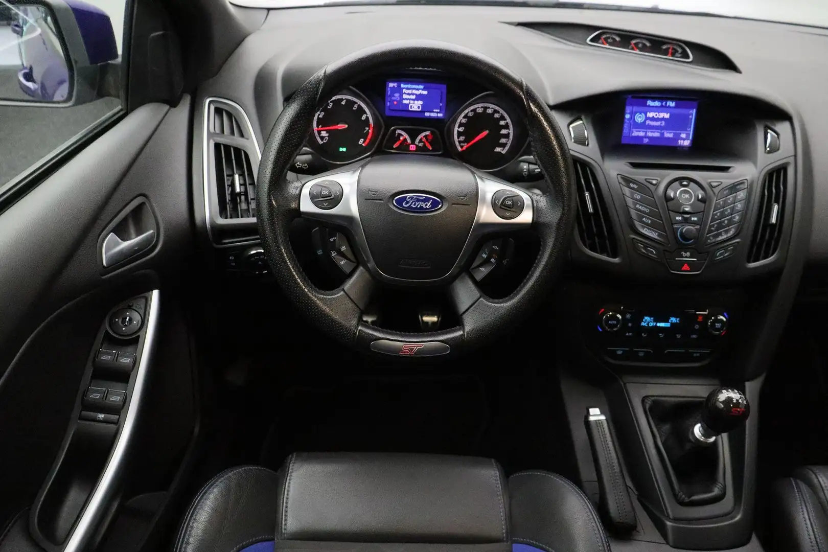 Ford Focus 2.0 EcoBoost ST-2 2012 | Airco | Cruise Control | Blauw - 2
