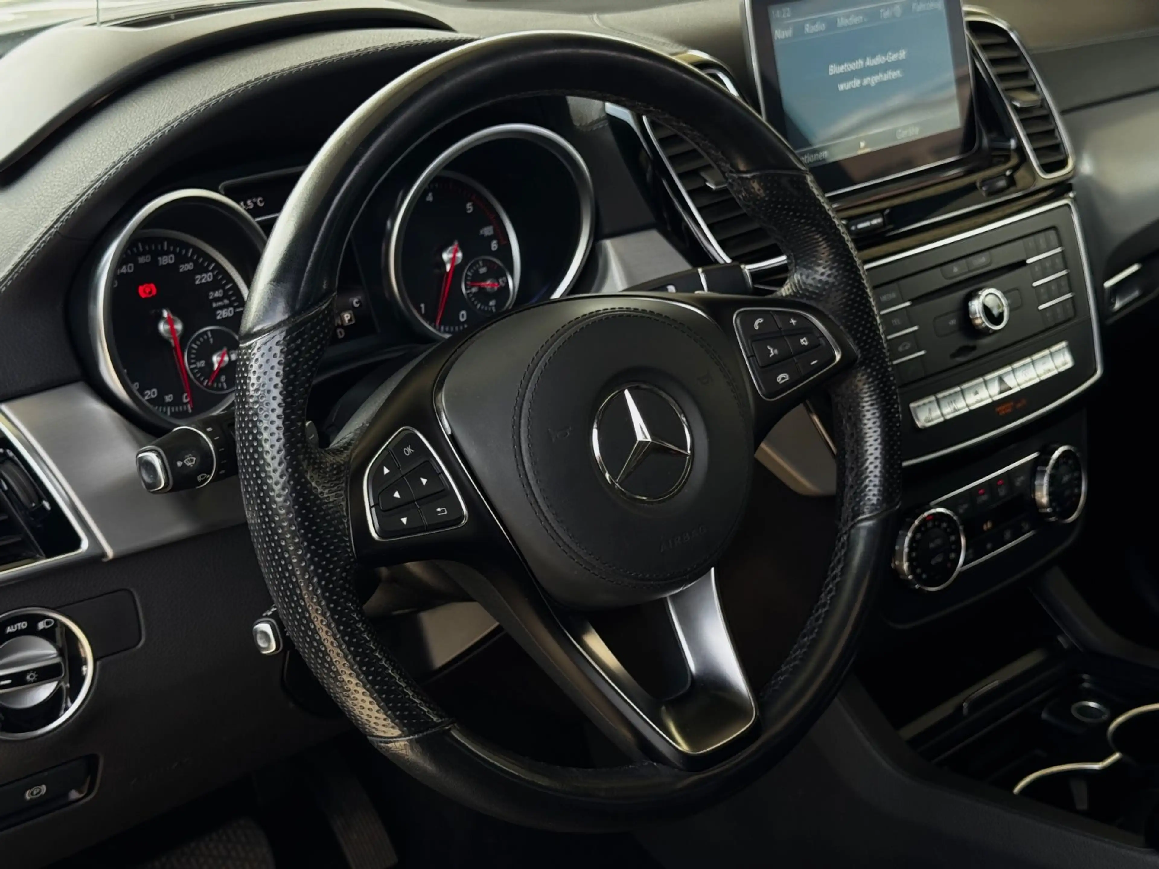Mercedes-Benz GLS 350 d AMG/4MATIC/PANO/360/DISTRONIC/StandHZG — photo 15