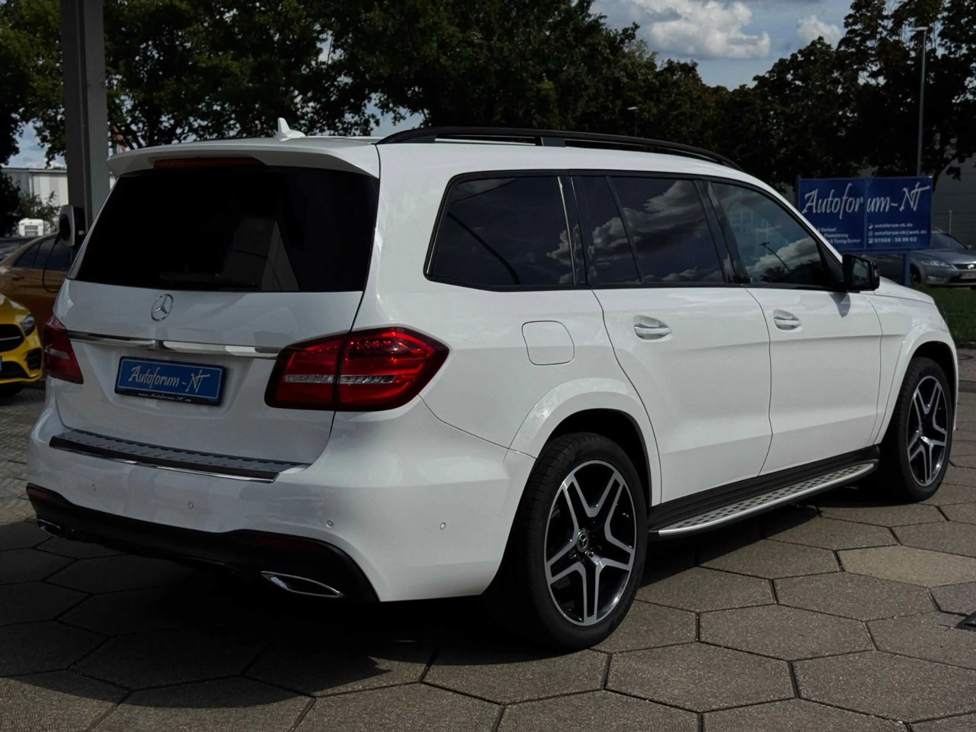 Mercedes-Benz GLS 350 d AMG/4MATIC/PANO/360/DISTRONIC/StandHZG — photo 3