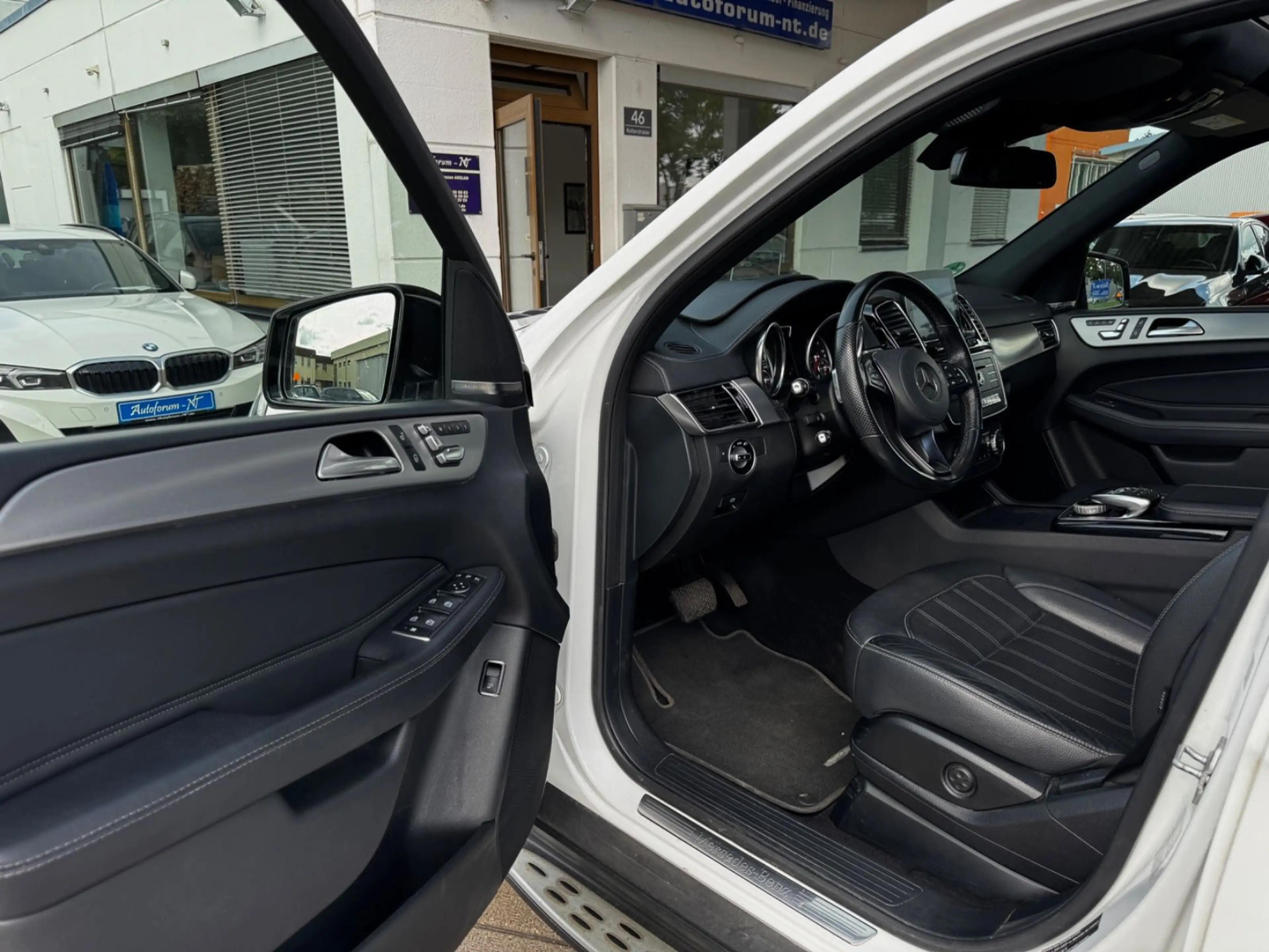 Mercedes-Benz GLS 350 d AMG/4MATIC/PANO/360/DISTRONIC/StandHZG — photo 9